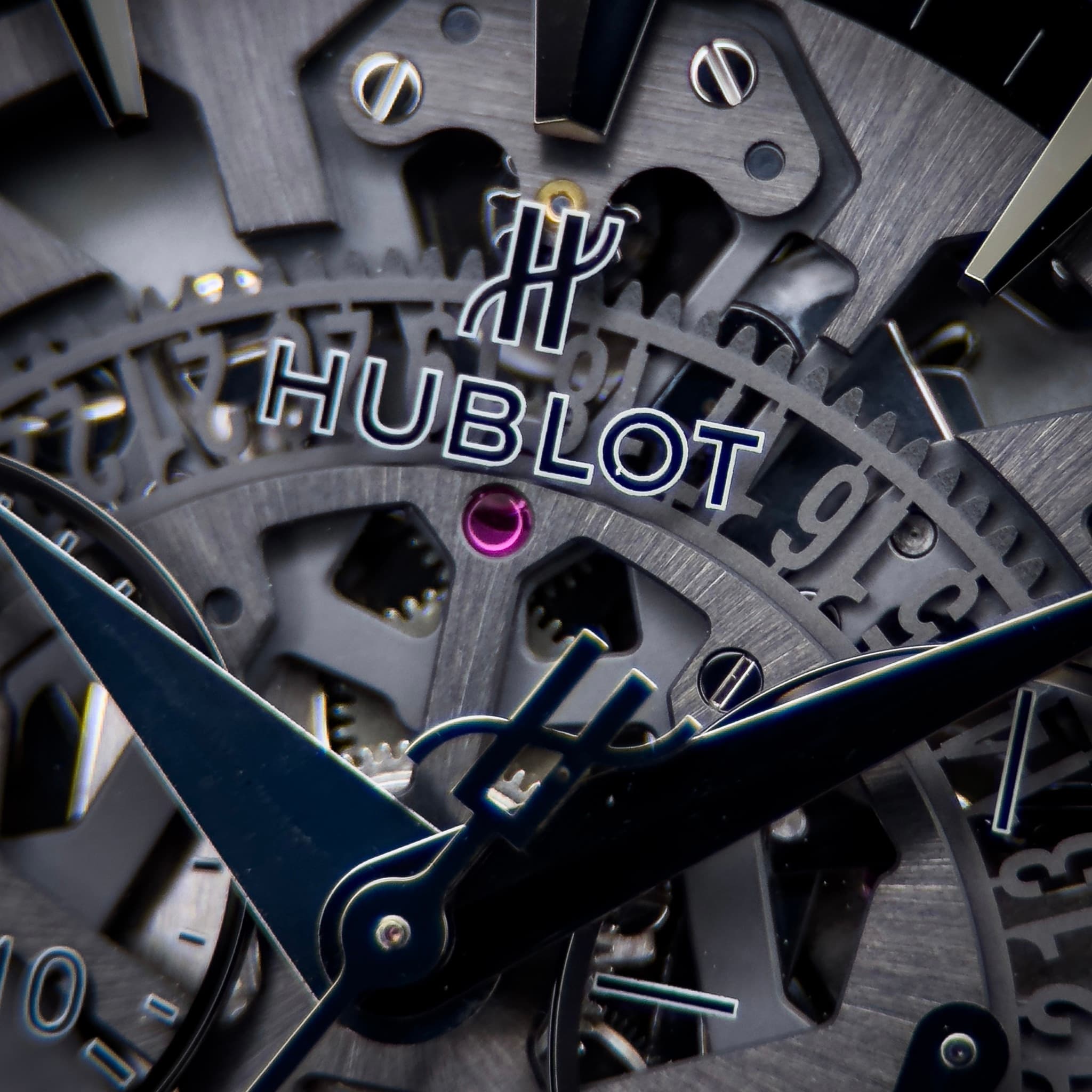 May be an image of wrist watch and text that says 'Ж HUBLOT'
