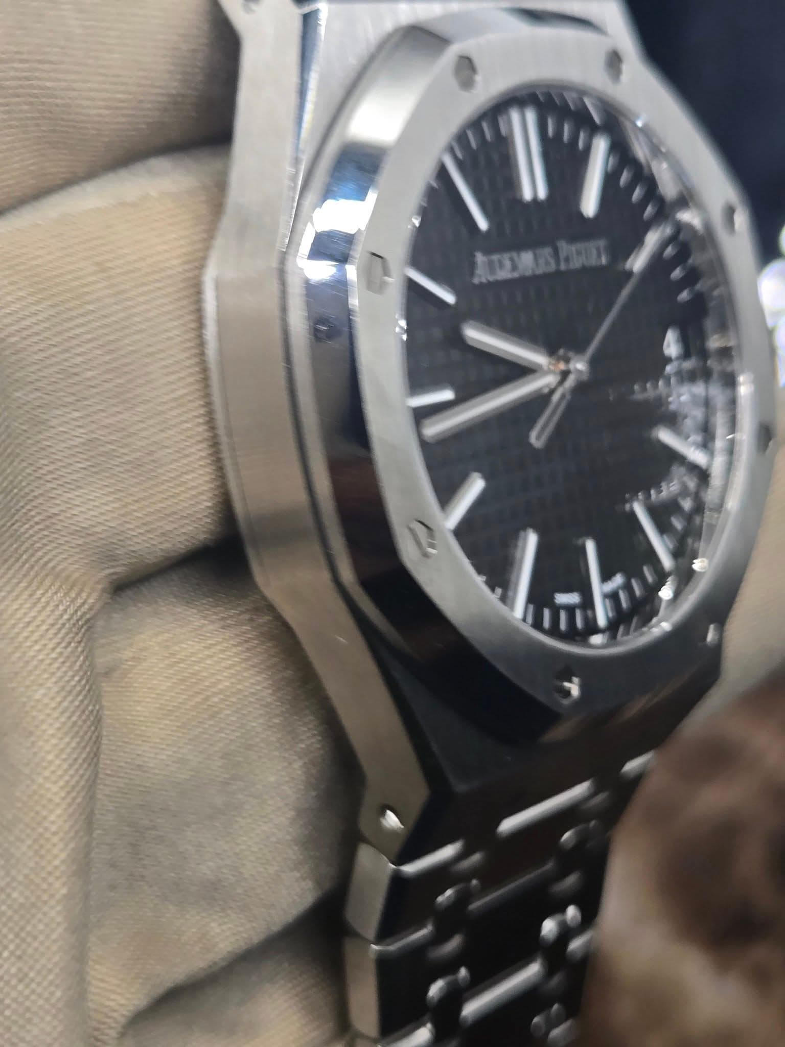 No photo description available.