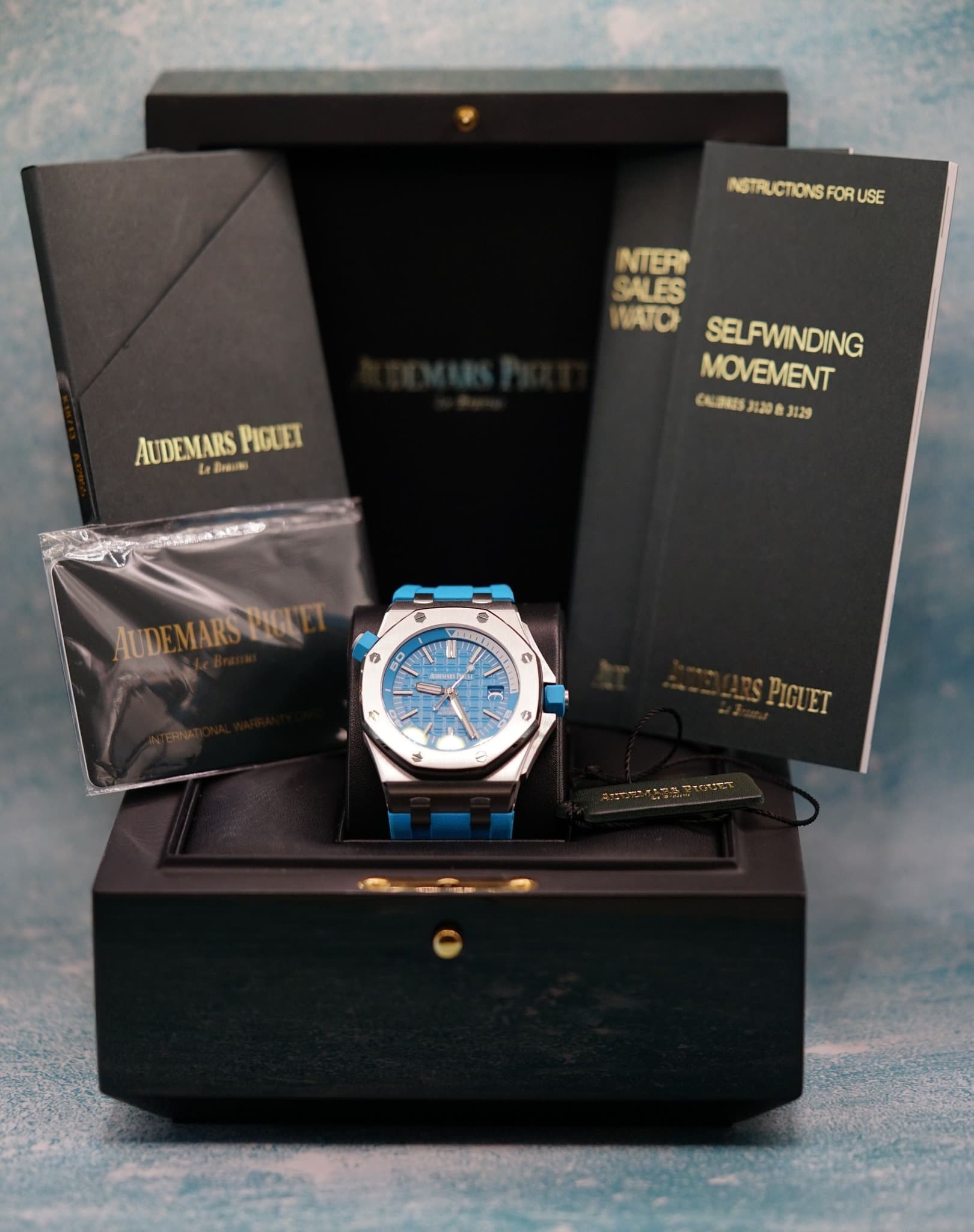 May be an image of digital watch and text that says 'NSTRUCTIONSFORUSE NTERI SALES NATOH SELFWINDING MOVEMENT CALORES 3120 J129 AUDEMARS AUDEMARSPIGUET sNO PIGUET L&Dria อิกสม a a…