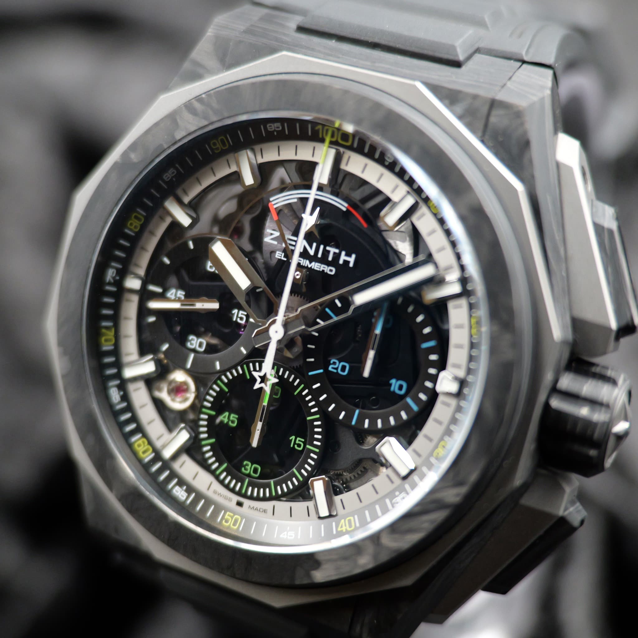 May be an image of digital watch and text that says 'ن JIIU ZENITH Z EL ELRIMERO G AIMERO ENITH ITH /1ss/ ธ่อ SWIES 1501 30 MAADE ADN 北 I ح 45 40 40'