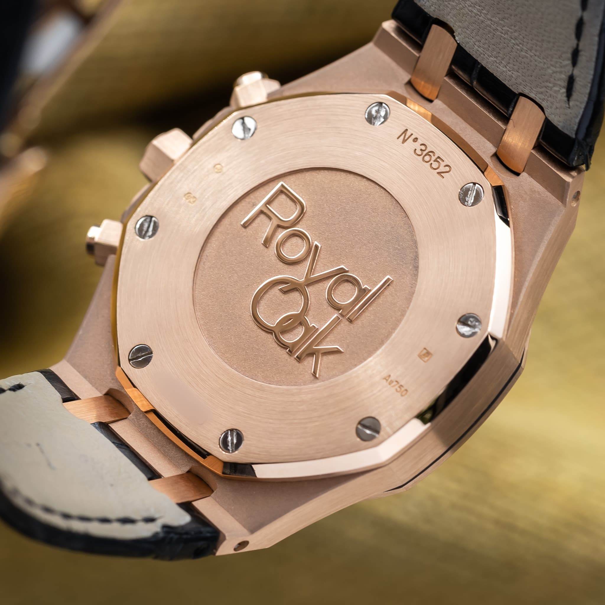 May be an image of wrist watch and text that says 'N°3652 N 3652 Royal C O Cak Ap750'