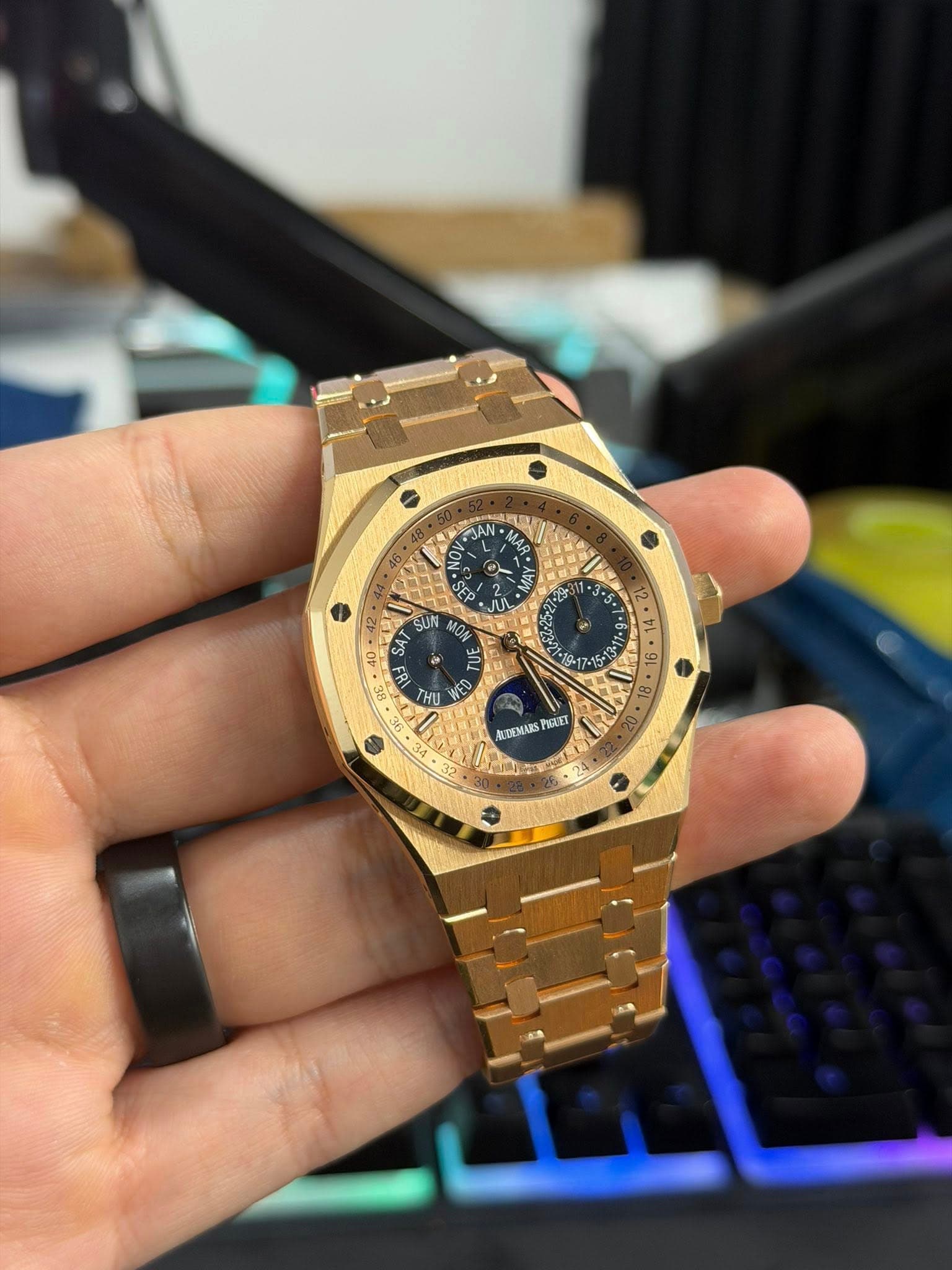 No photo description available.