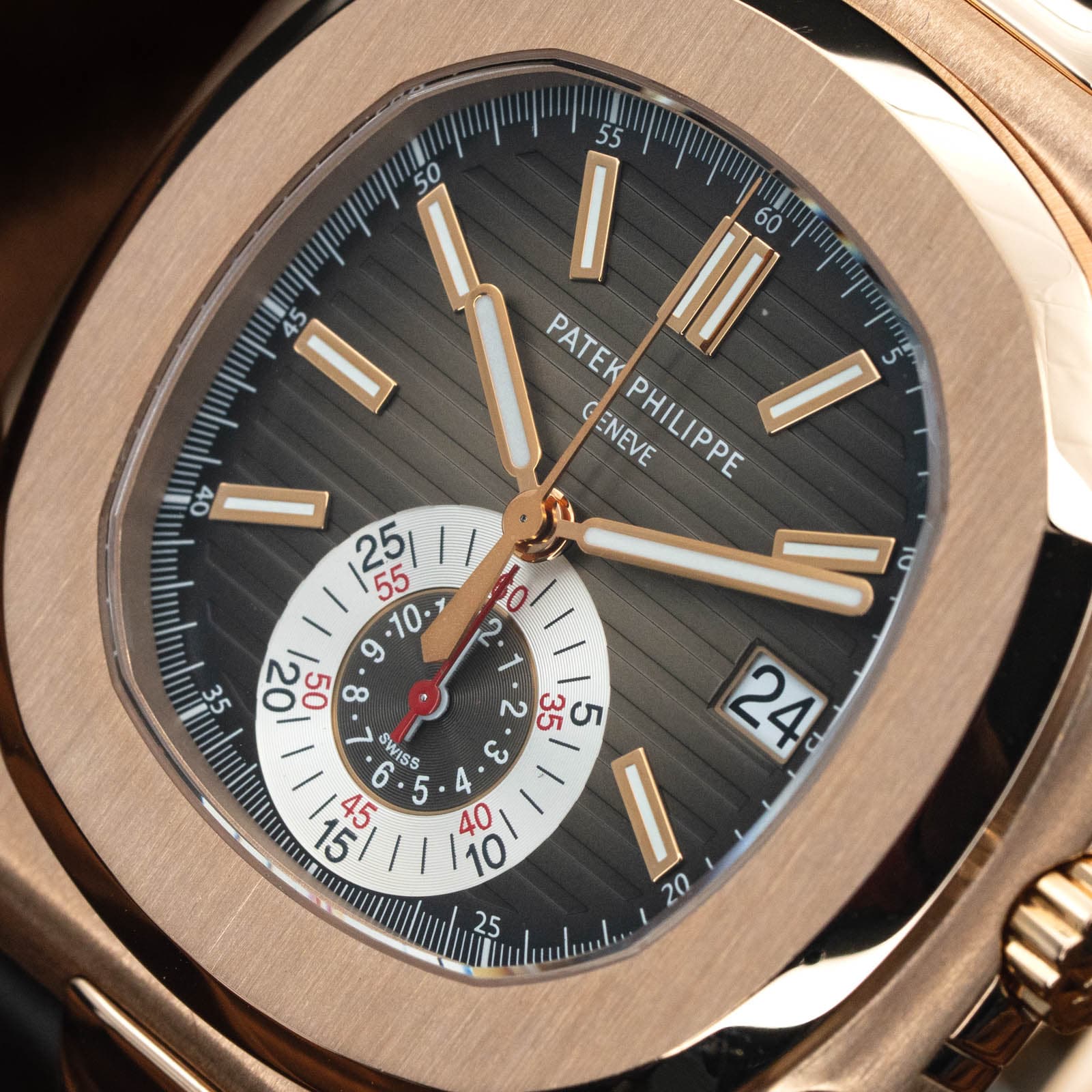 May be an image of wrist watch and text that says '45 55 PATEK I I0 60 ENEVE PHILIPP PHILIPPE I 2 40 mhmlatului 5n /1/ L SWISS SWIS E 9 15 ١۱ 00 14 6 တ 5 A か 40 25 2 CL 20'