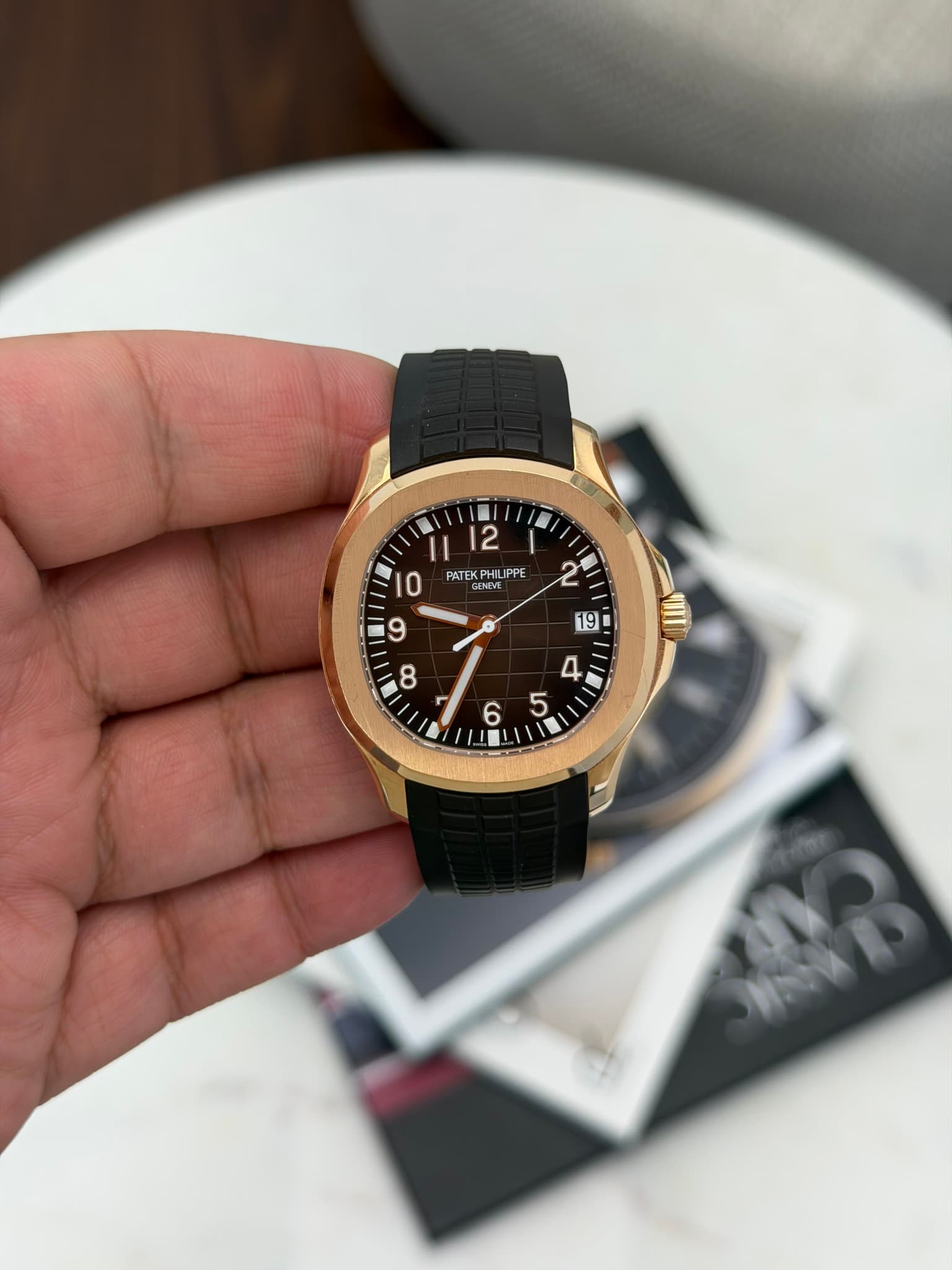 May be an image of digital watch and text that says '1 1 2 2 PATEK PATEKPHILIPP PPE SENEVE MII 8 ٢ 4 5 6'