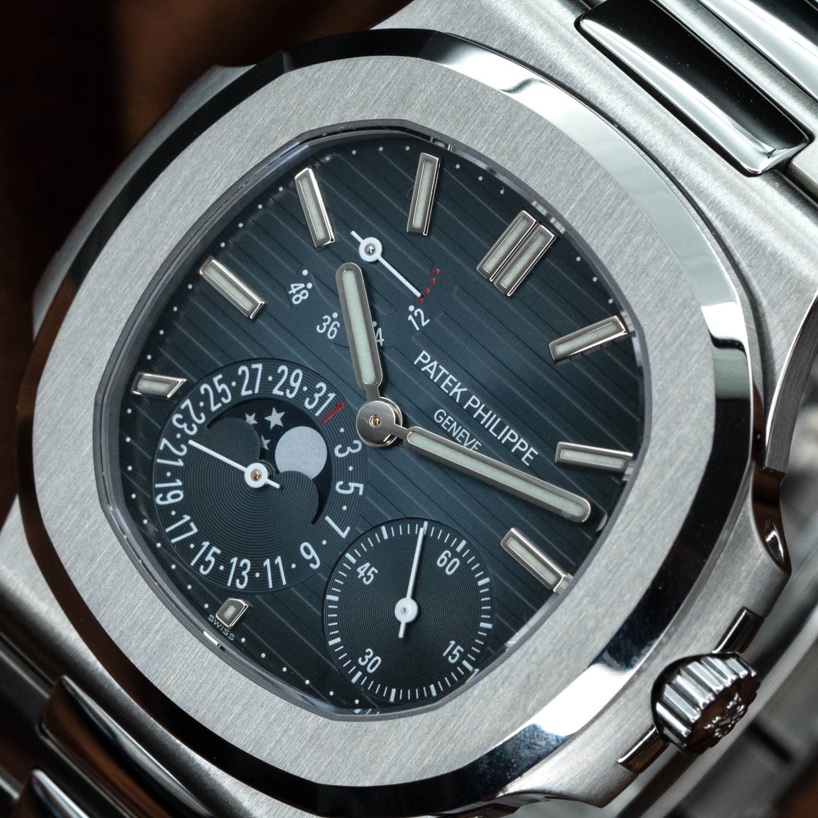 May be an image of wrist watch and text that says '36 X 12 8l- PATEK ه GENEVE PATEKPHILIPPE PHILIPPE ဟ ဟ 1100'