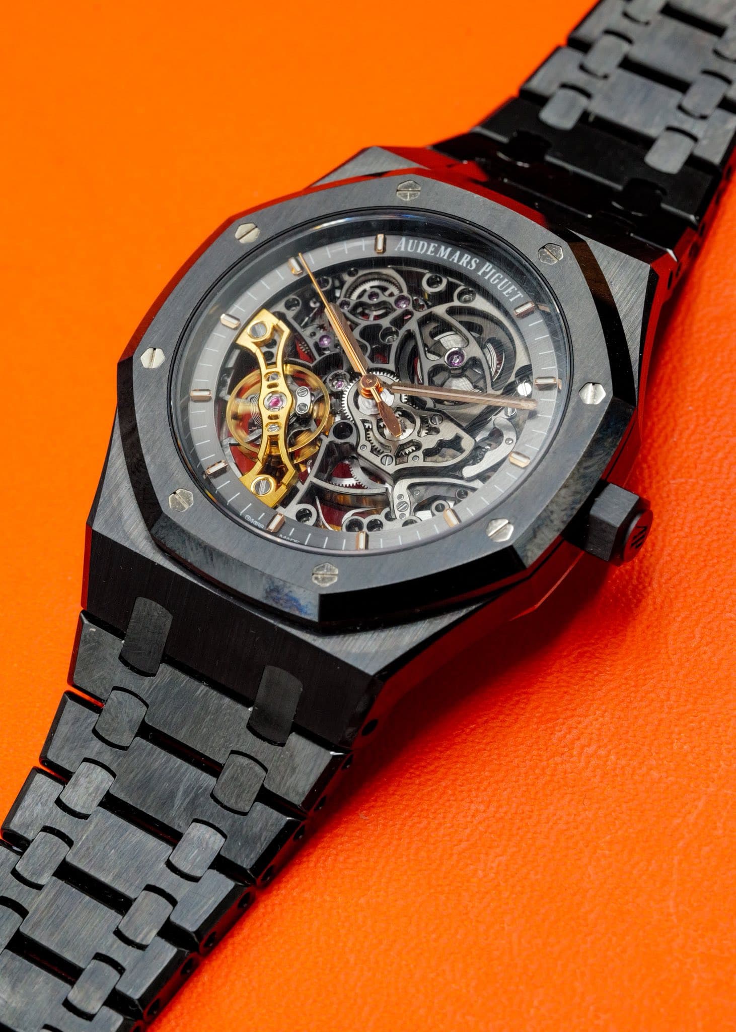 May be an image of wrist watch and text that says 'U AUDEMARSPIG PIGUET AUDEMARS AMdA6 5 2 A O ខ C'