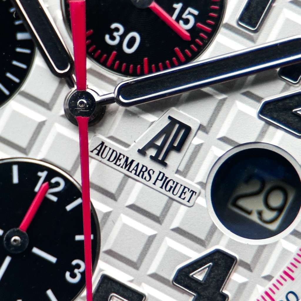 May be an image of wrist watch and text that says '30 15 15 Iur I R 12 AUDEMARS AUDEMARS AUDEMARSPIGUET AP PIGUET PIGUET'