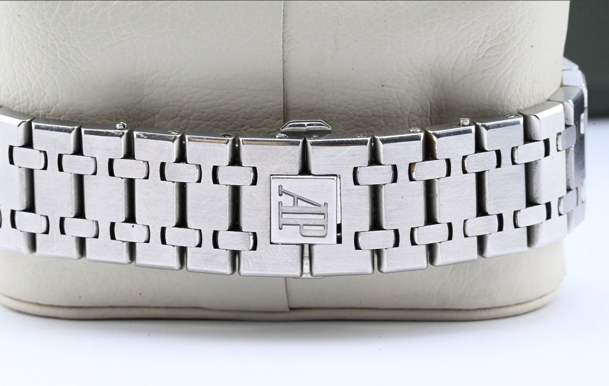 No photo description available.