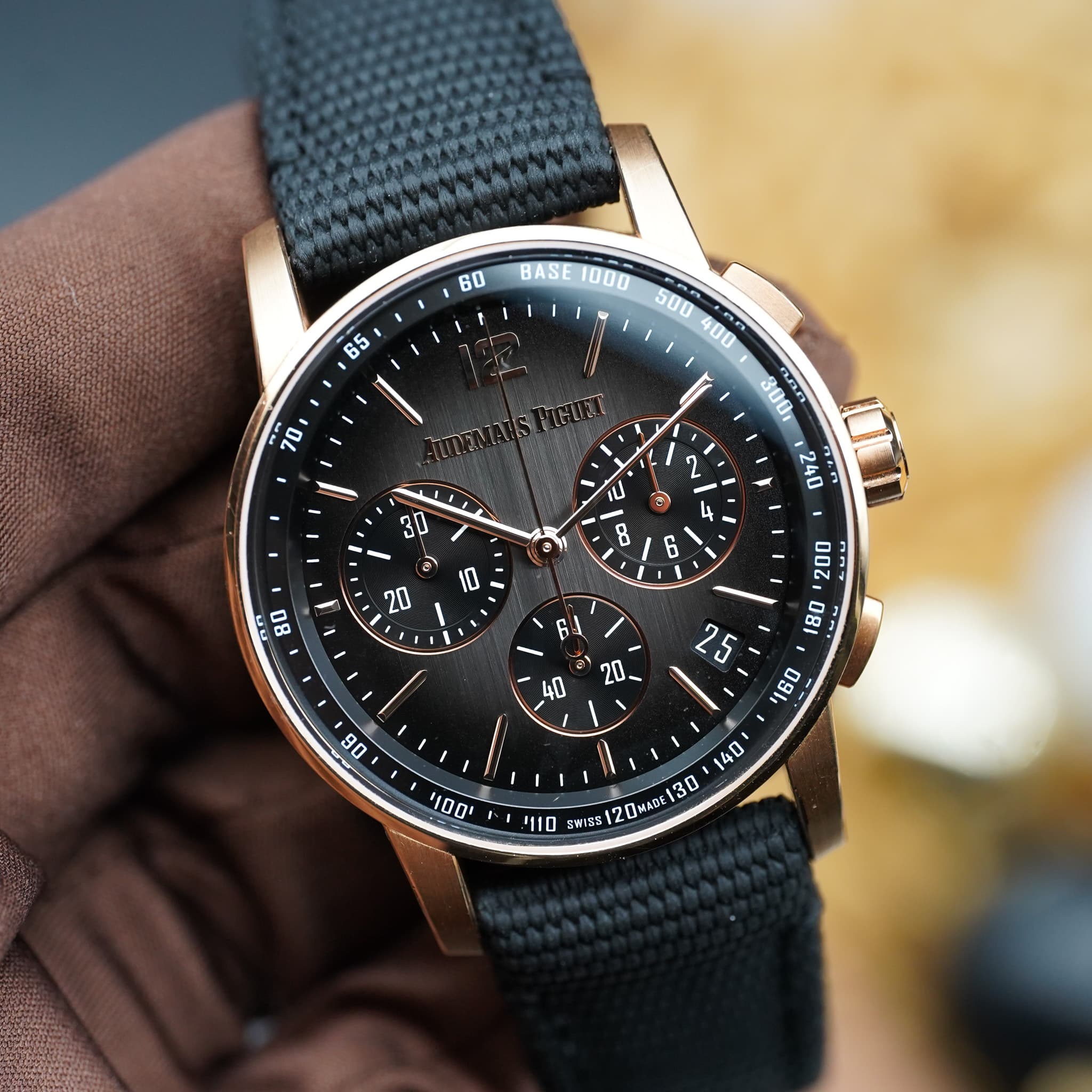 May be an image of wrist watch and text that says '60 BASE BASE1000 A00 300 Gan 240 f 2 ل 9 30 U B 4 6 II 10 20 80 Ha Aν סווי 引黑 20MAPE'
