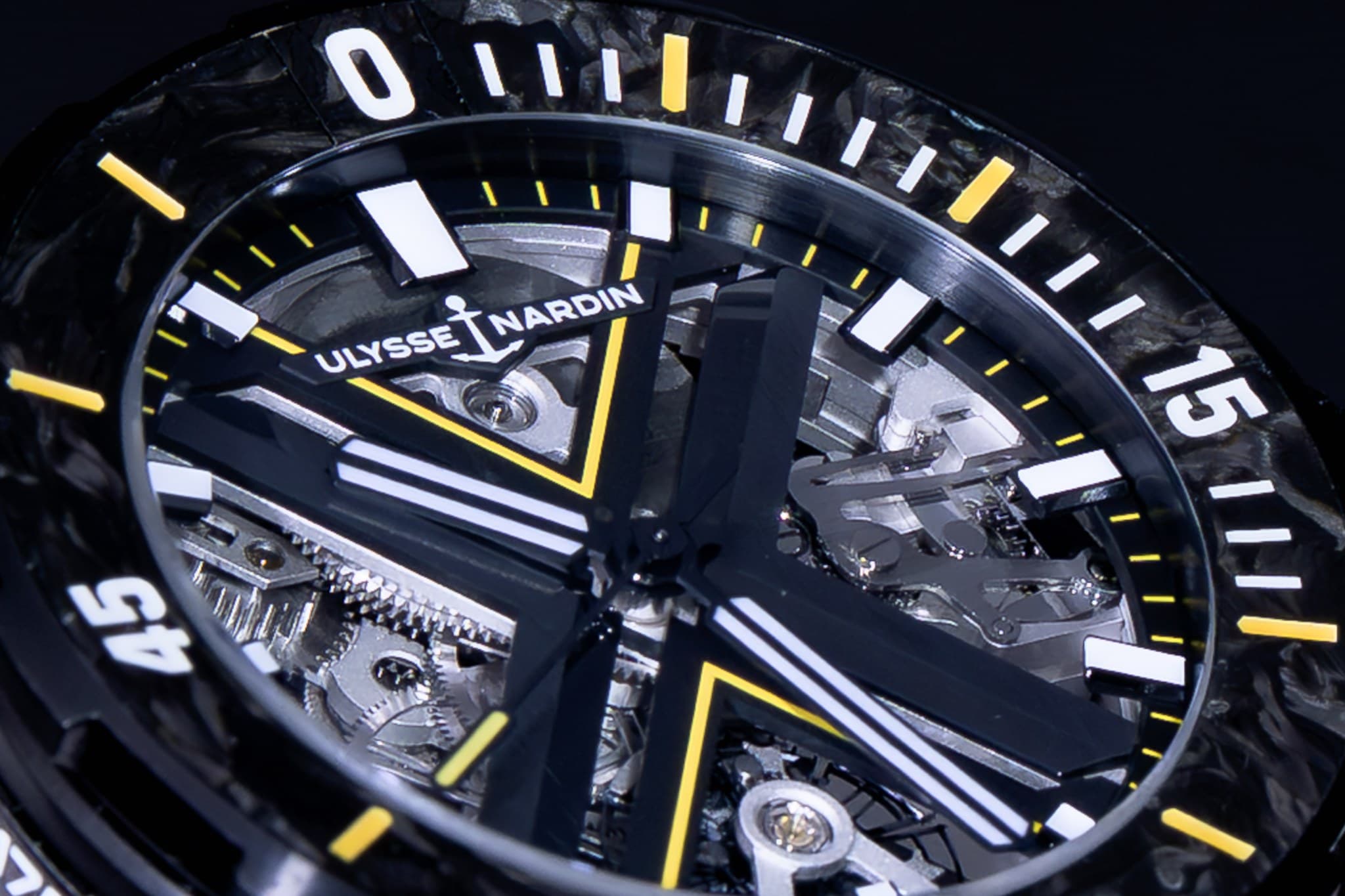 May be an image of wrist watch and text that says '0 ULYSSE ULYSSET ULYSSETNARDIN İNARDIN NARDIN 5 SB'