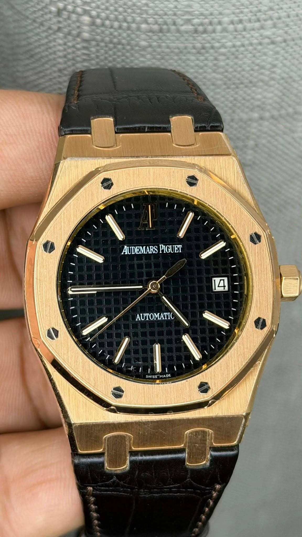 May be an image of wrist watch and text that says 'AUT AUDEMARSPIGUET PIGUET 4 AUTOMATIC I'