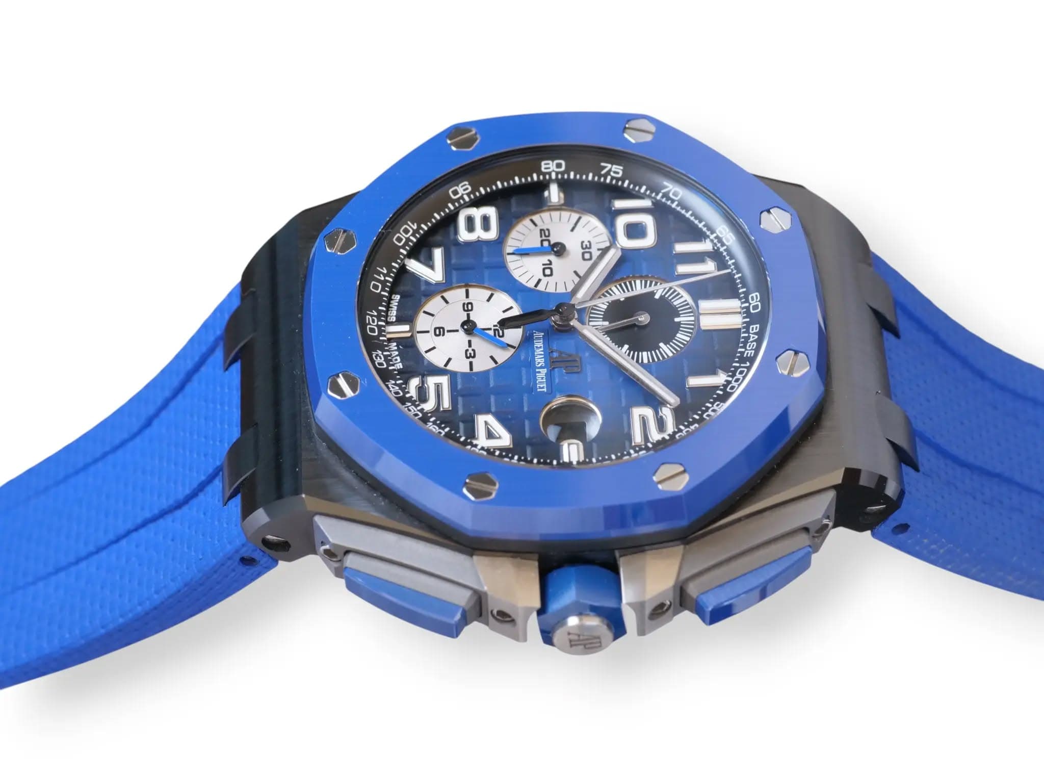 May be an image of wrist watch and text that says '80 75 ល 70 30 0 त 06 0O0 00 0 OEL и 100 5GWB 6 6 E JGvN 3 ม HIUH л 1em ደረ جه A I 60 จ BASE 1000 2'
