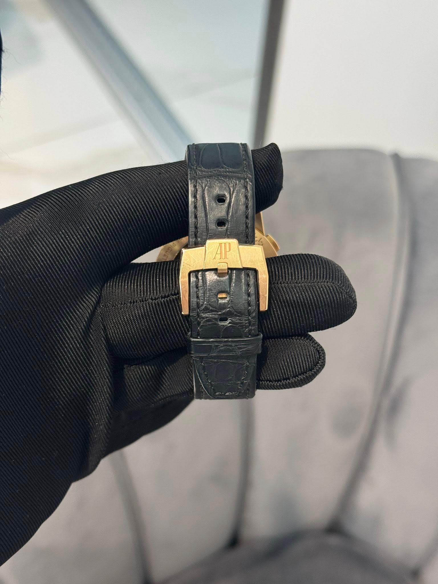 May be an image of strap and belt buckle