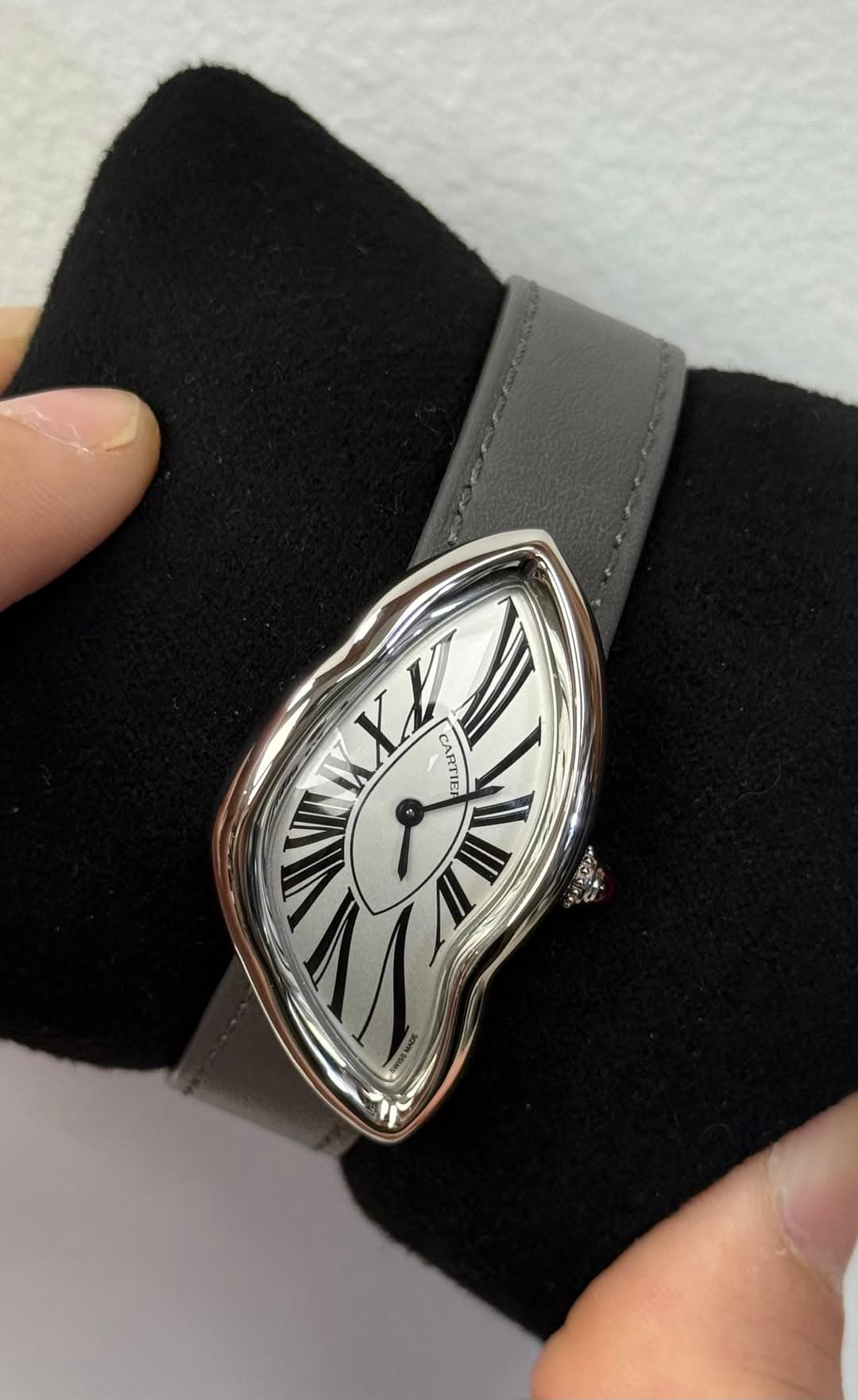 May be an image of jewelry, wrist watch and text that says 'WKKY Sull - MXY FR CARTIE CART III'