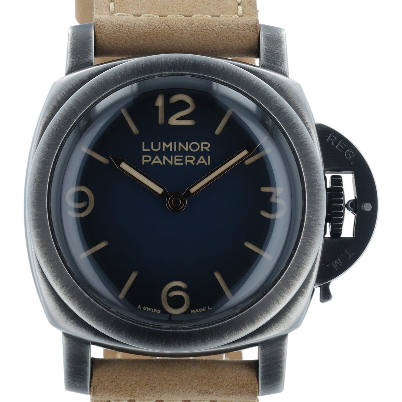 May be an image of wrist watch and text that says 'LUMINOR PANERAI R'