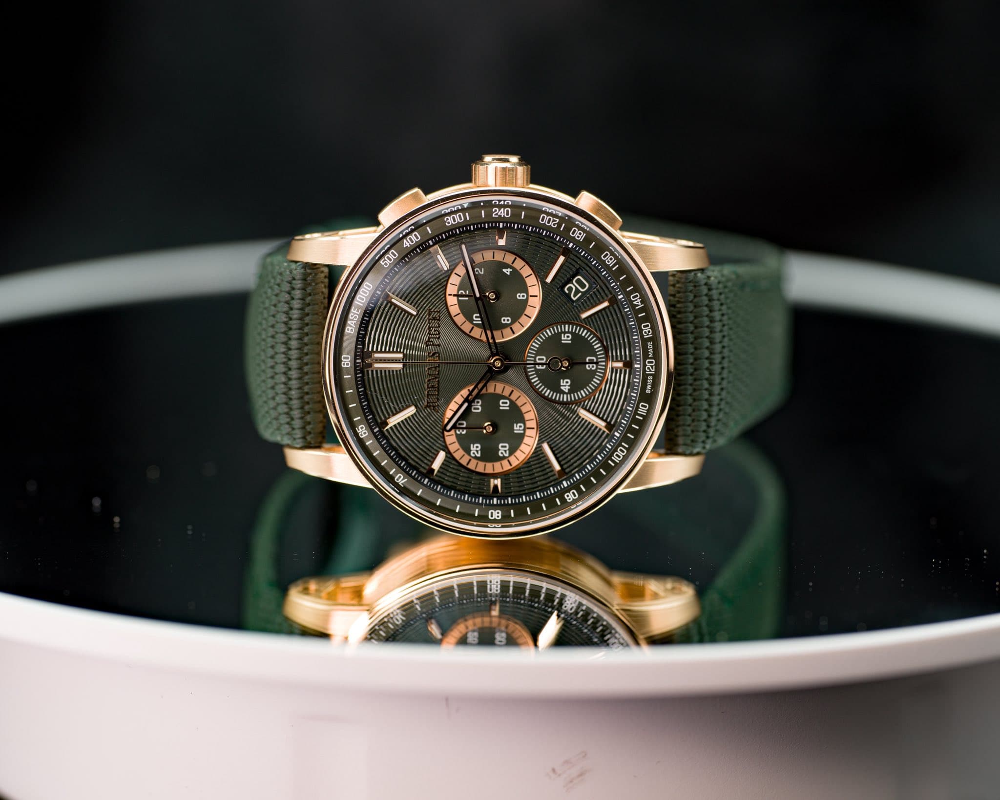 May be an image of wrist watch and text that says ' H 00a 0Z D8I ngi 2 E L Y 1 ග ل م D e n In - - ፍ 드 I A D 0V0 BO D ህቤት TA 85 O w K NO '