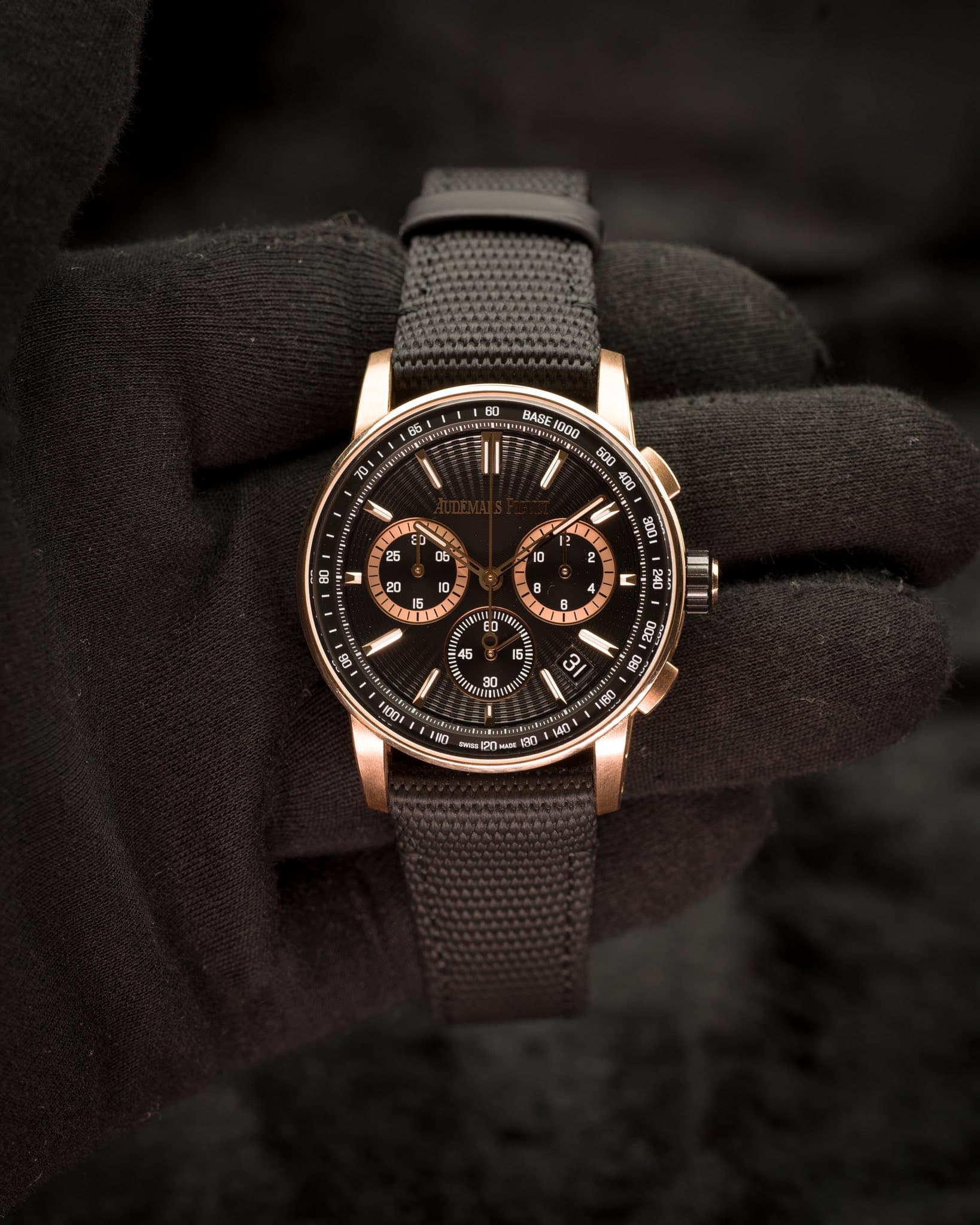 May be an image of wrist watch and text that says '80 66 70 BASE と 言 2 240 BO 45 15= 8 000 ω 081 1B0 1車 TULAN 11001 あがま S 40 0 MODE'