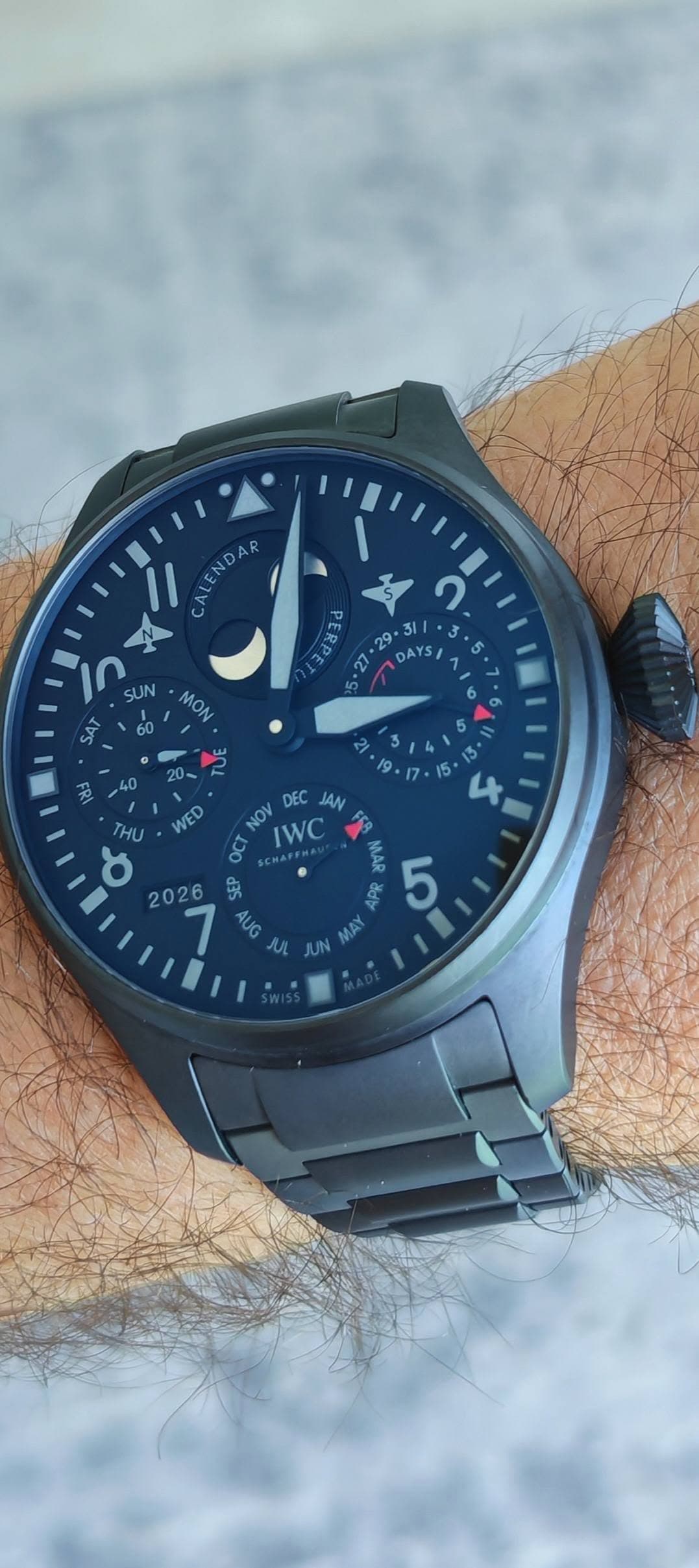 May be an image of wrist watch and text that says 'CALENDA ENDA CA ባ dad DAYS + in SUN MON 6 20 THU ・19・17・15 5° 4 •19.17 1 DEC JAM WED NOY IWC oC 2026 ApR 多 5 MAY UG JUL'