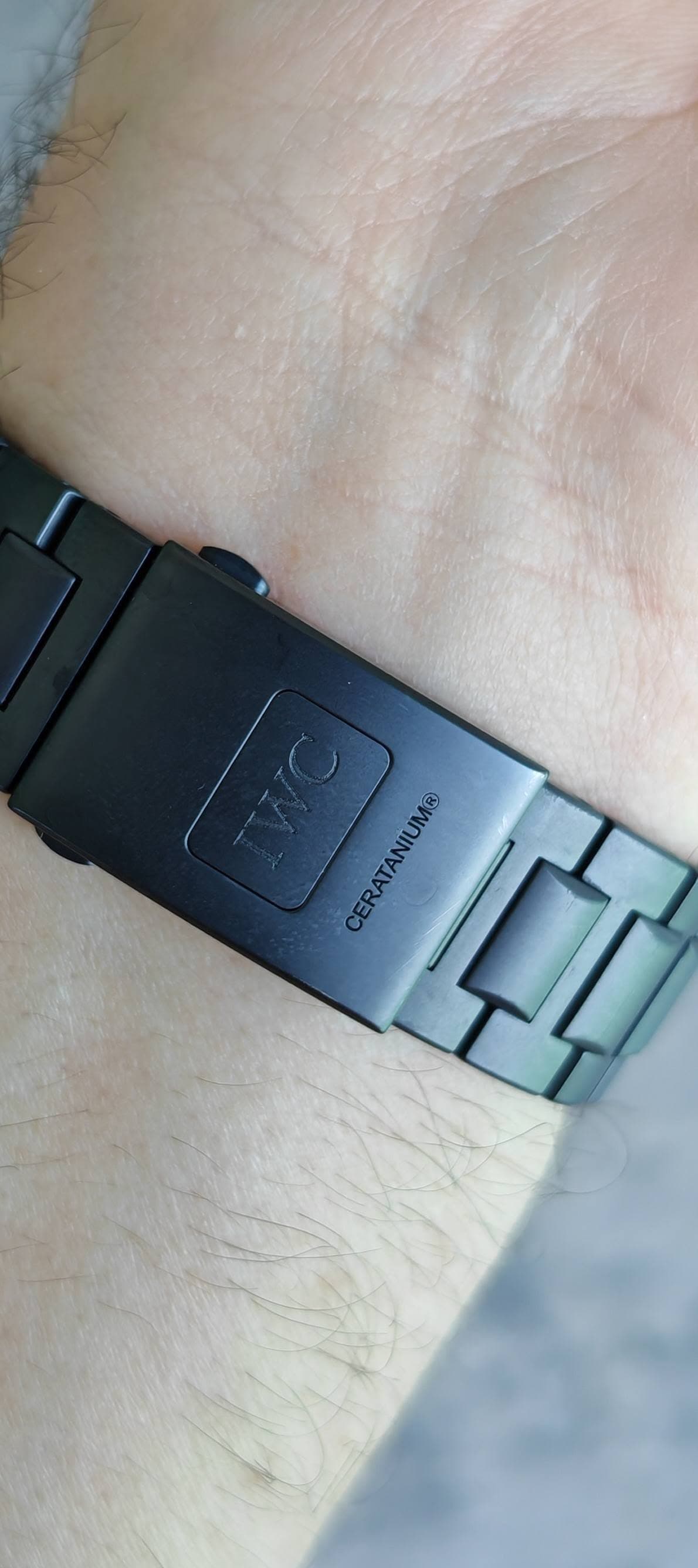 May be an image of digital watch and text that says 'CERATANIUM CERATANIUMS'