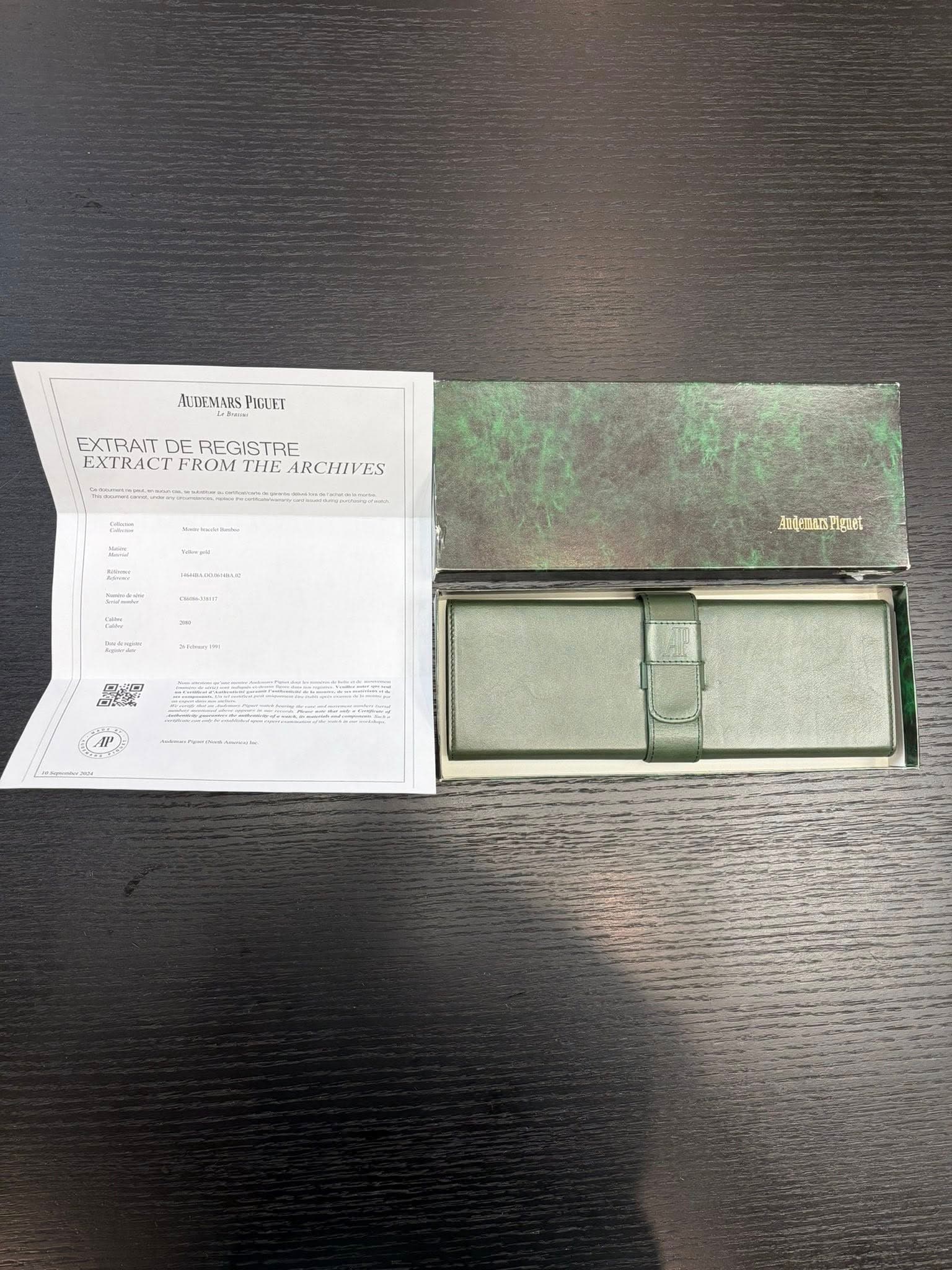May be an image of wrist watch, ticket stub and text that says 'AUDEMARS AUDEMAURSPIELET PIGUET EXTRAIT DE EXTRATDEREGISTRE REGISTRE EXTRACTFROMTHE.ARCHIVES EXTRACT FROM THE…