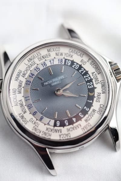 May be an image of wrist watch and text that says 'MEXICO NEWYORK NEW YORK CARACAS ANGELES DENVER ANCHORAGE L. 18 20 21 S. GEORGIA RIO 20212223 HAWAII PHILIPPE 19 PATEK GENEVE 22…