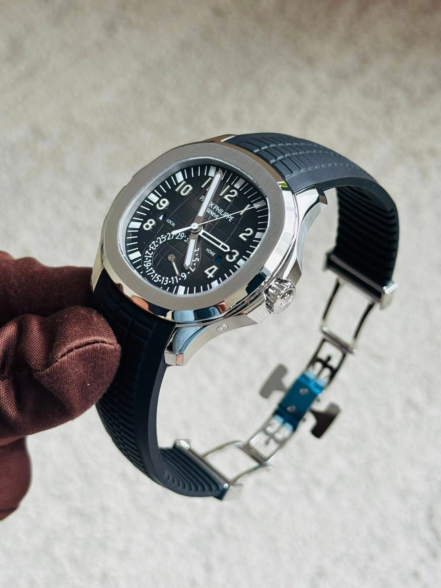 May be an image of digital watch and text that says 'و 0 P 12 A KPHILIPPE PỘC እየ 2 OCK c 9° ۲ ۰ HOM HOmE ۲ 1416 12 هي H'