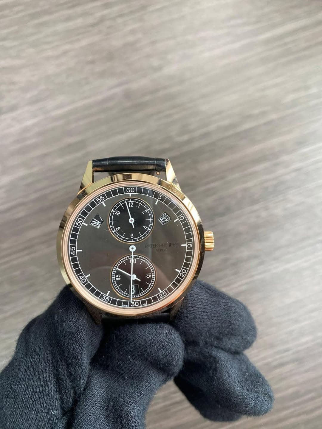 May be an image of wrist watch and text that says ' S ح 50 OV 8 8 መታ SEP 10 6 45 د ١ 15 Ot 4 45 1 特发 C L 美業 15 9ट W 30'