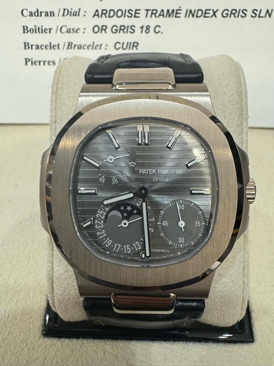 May be an image of wrist watch and text that says 'Cadran /Dial: ARDOISE TRAMÉ INDEX GRIS SLN Boîtier Case: OR GRIS 18 C. Bracelet Bracelet CUIR Pierres! 2 PATEK PATEKPICIPPE…