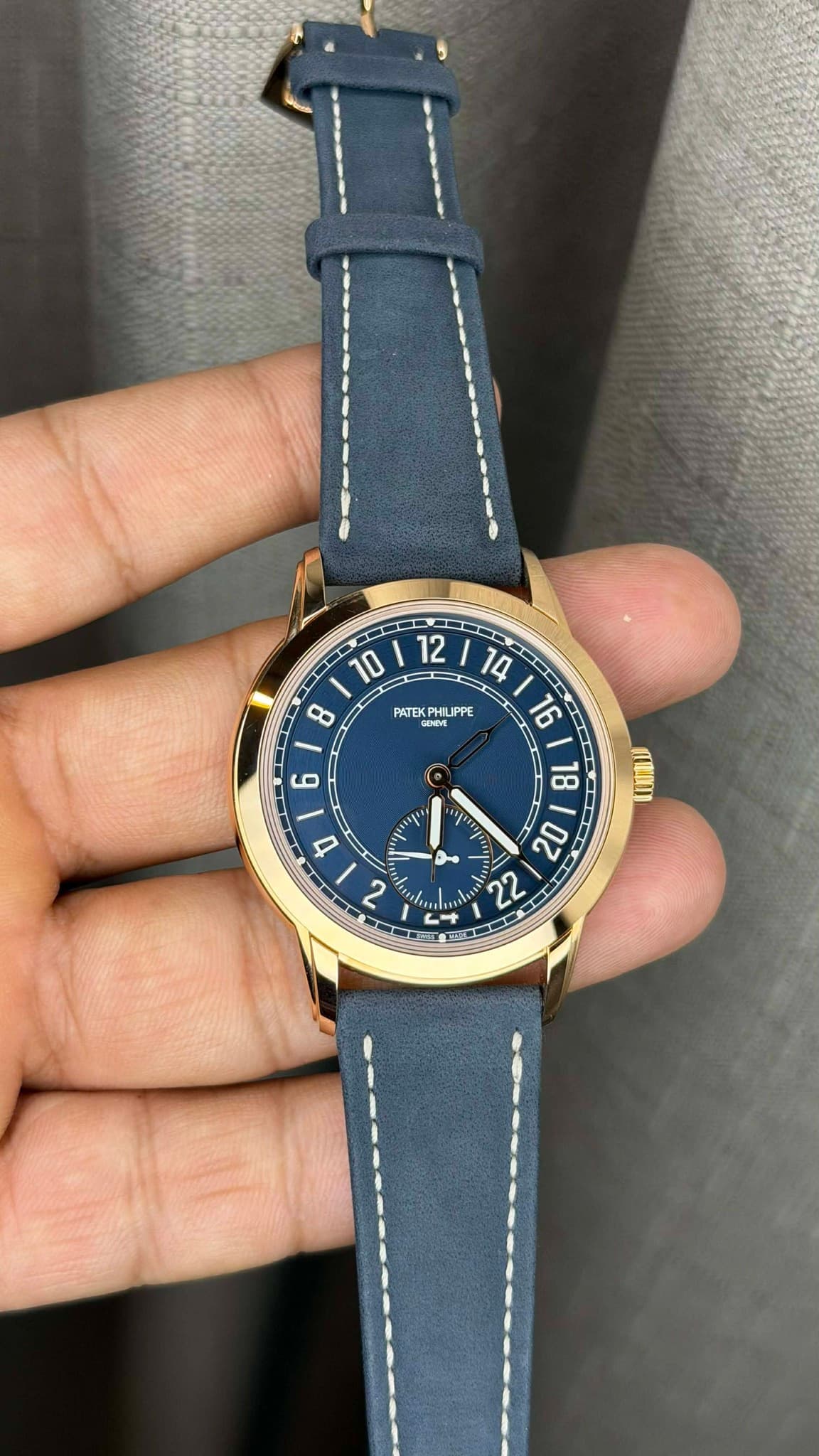 May be an image of wrist watch and text that says 'Ta 12 10 8 PATEK PATEKPHILIPPE ILPPE POEE 6 131일14 παη 14 16 18 a 20 / BL C G 4 2 三 ミ'