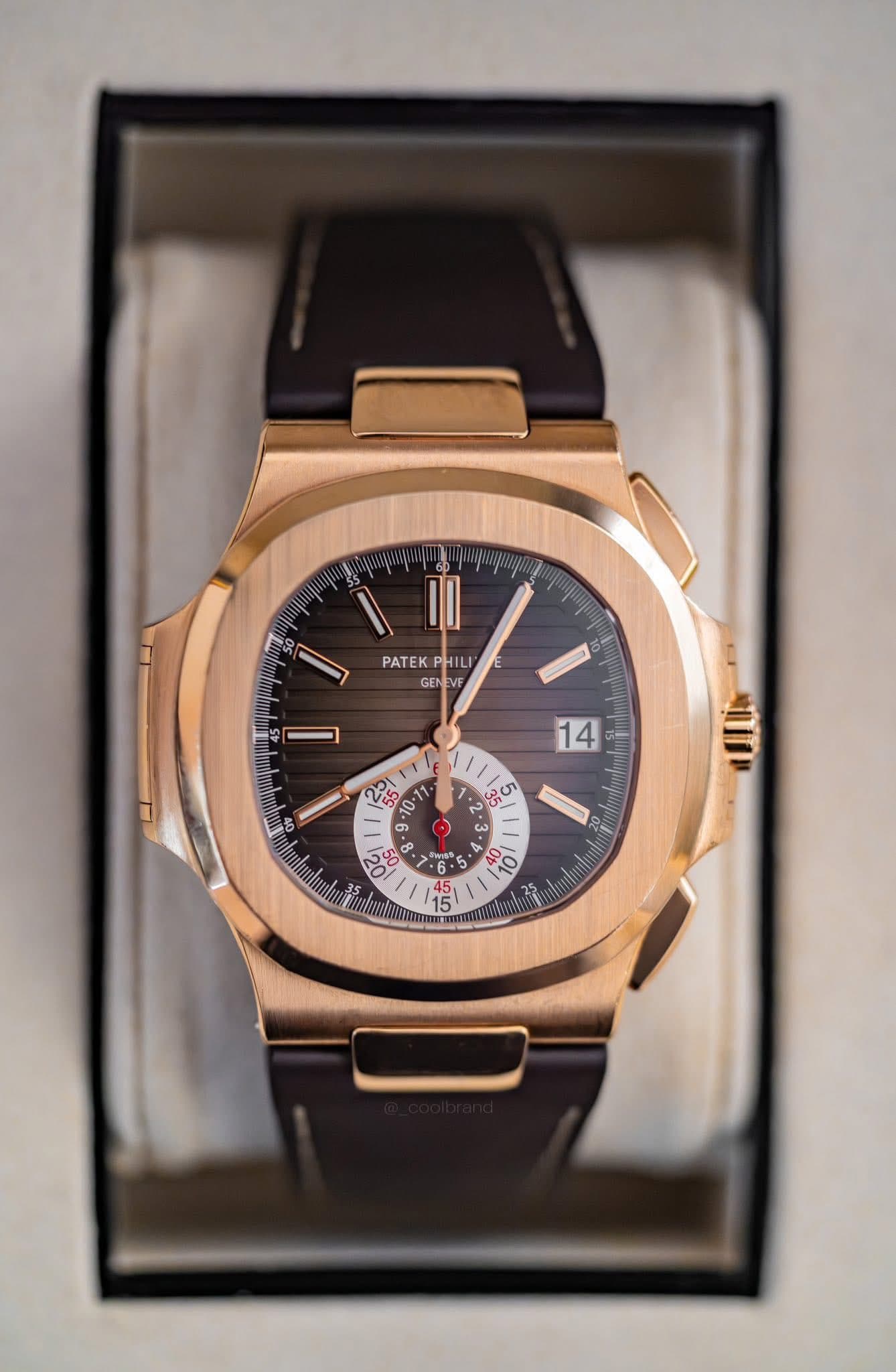 May be an image of wrist watch and text that says 'LO I1 yeиp PATEK PATEKPHIL HILI LI GEN VF F I 14 ON ن 35 רטך 25 V5 一 10・7 0-7 8. قاا - 6. 일 I 05 0'