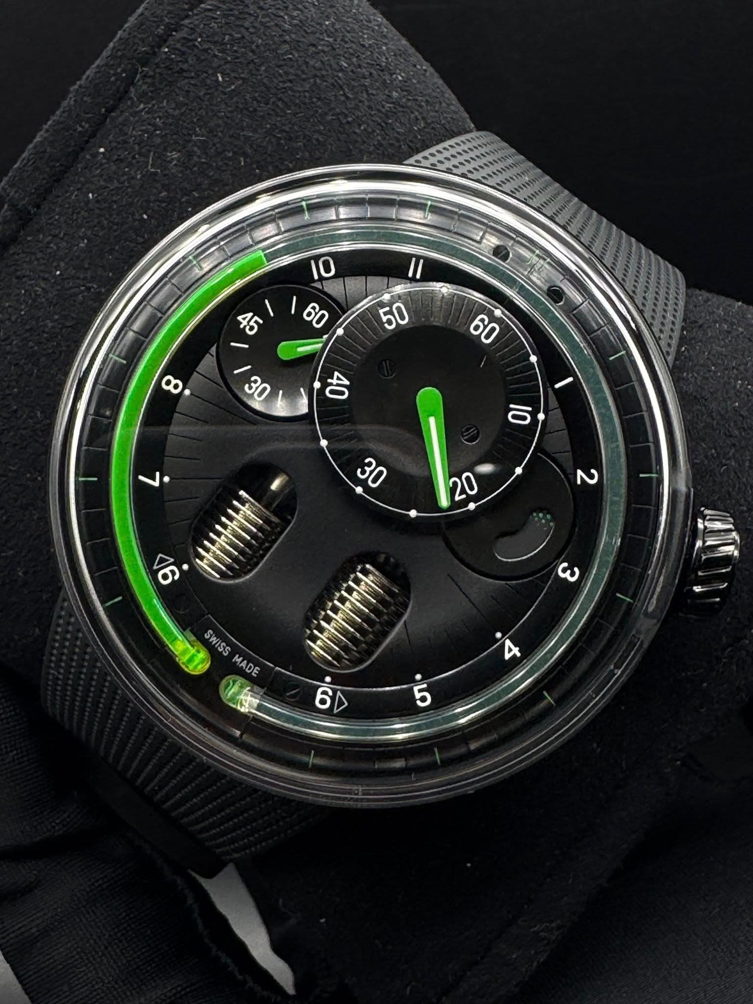 May be an image of wrist watch and text that says 'SARIN 10 II 网 60 50 子 ထ + બ SWISe SWISS MADE 4 6 5'