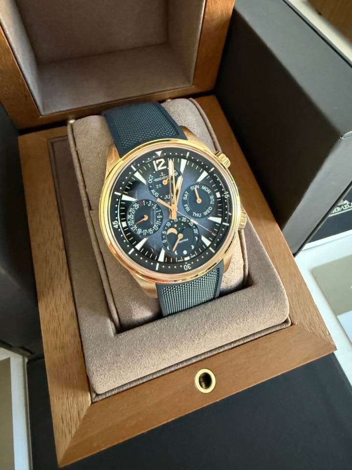 May be an image of wrist watch and text that says 'rum 12 5 OCT AUG JUT Gl NO NON C a0 30 2 ไพ WED R 20 45 日a27-8 ربا 3-11 OUT όε'