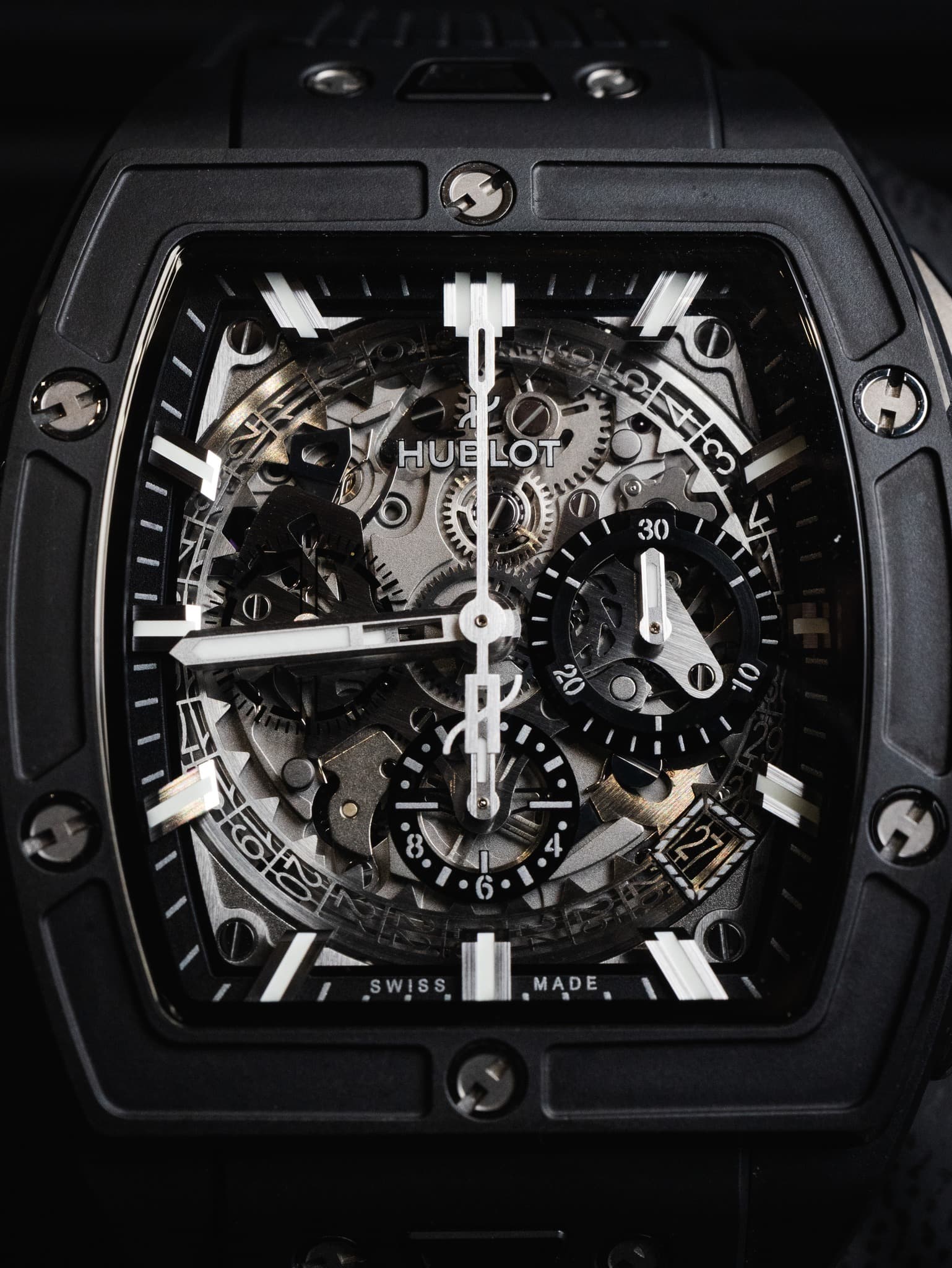 May be an image of wrist watch and text that says 'HUELOT LOT HUE ਮਤੀਲ က 20 SwiSS d MADE'