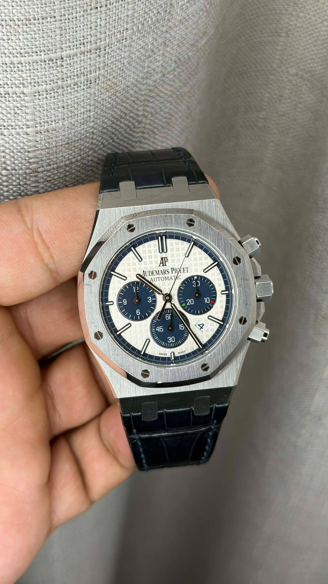 May be an image of digital watch and text that says 'AP AUDEMARS የረም ፕዐ UTOMAT LP ત E I 10 20 SL 6 60 σί אד راسد'