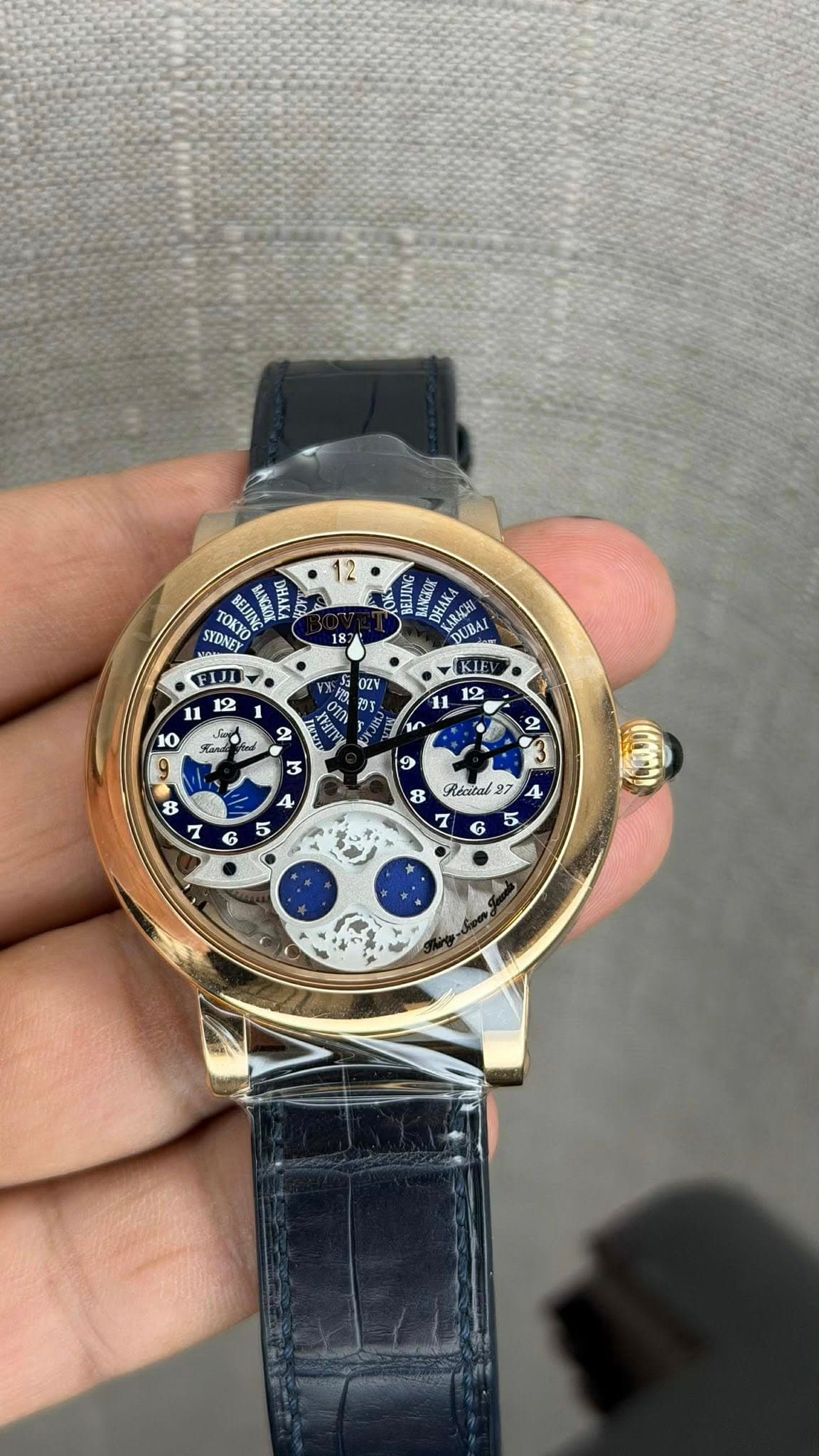 May be an image of wrist watch and text that says '12 SYDNEY TOKT D SETING 抑以を BELIING J0V BETE MECK HAK DHIE UI BELENG THAR DHARA KARICHI DURL UBAI OZY و Recstal 27 7 7 A 8 7 5…