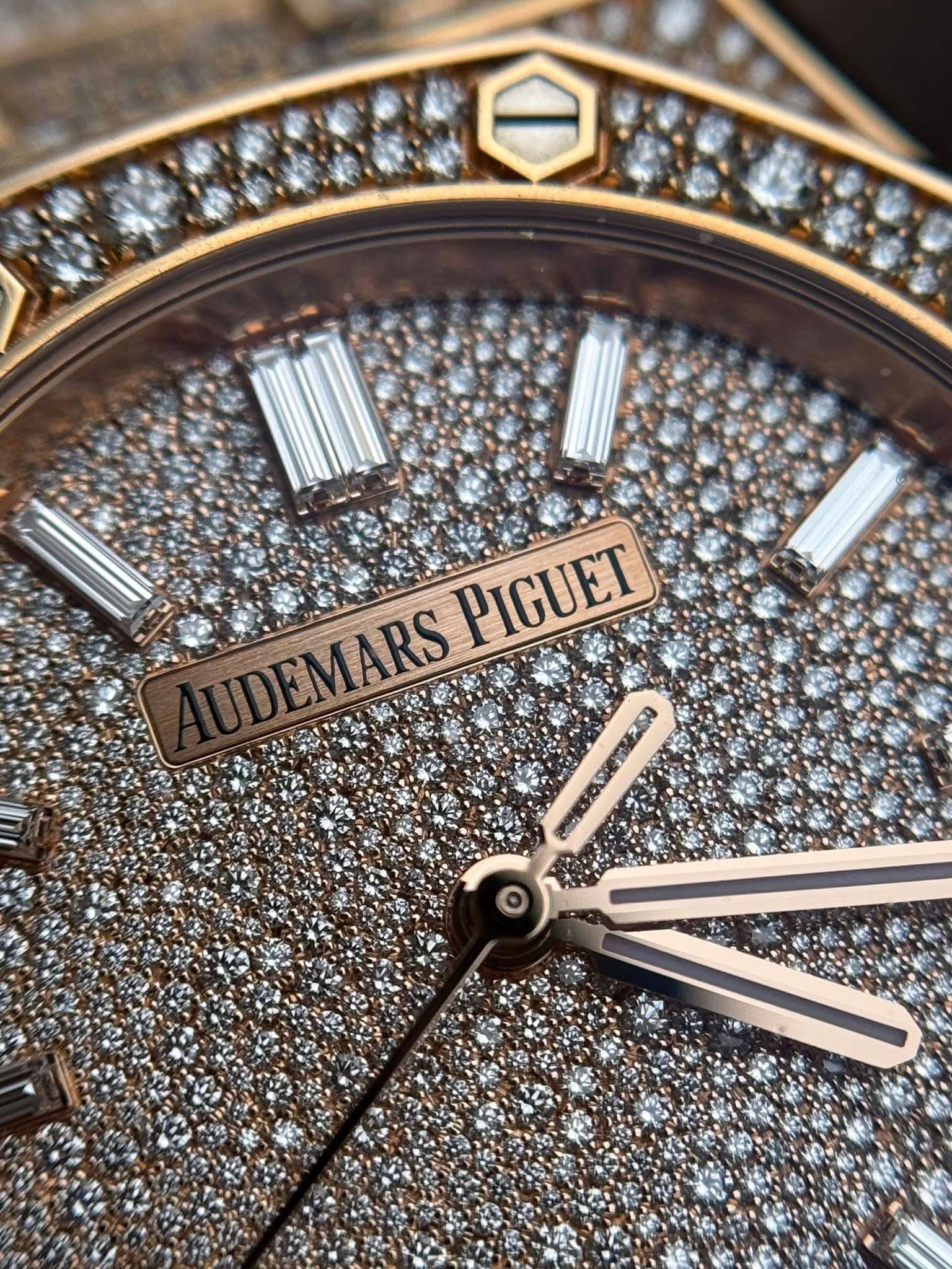 May be an image of wrist watch and text that says 'N'