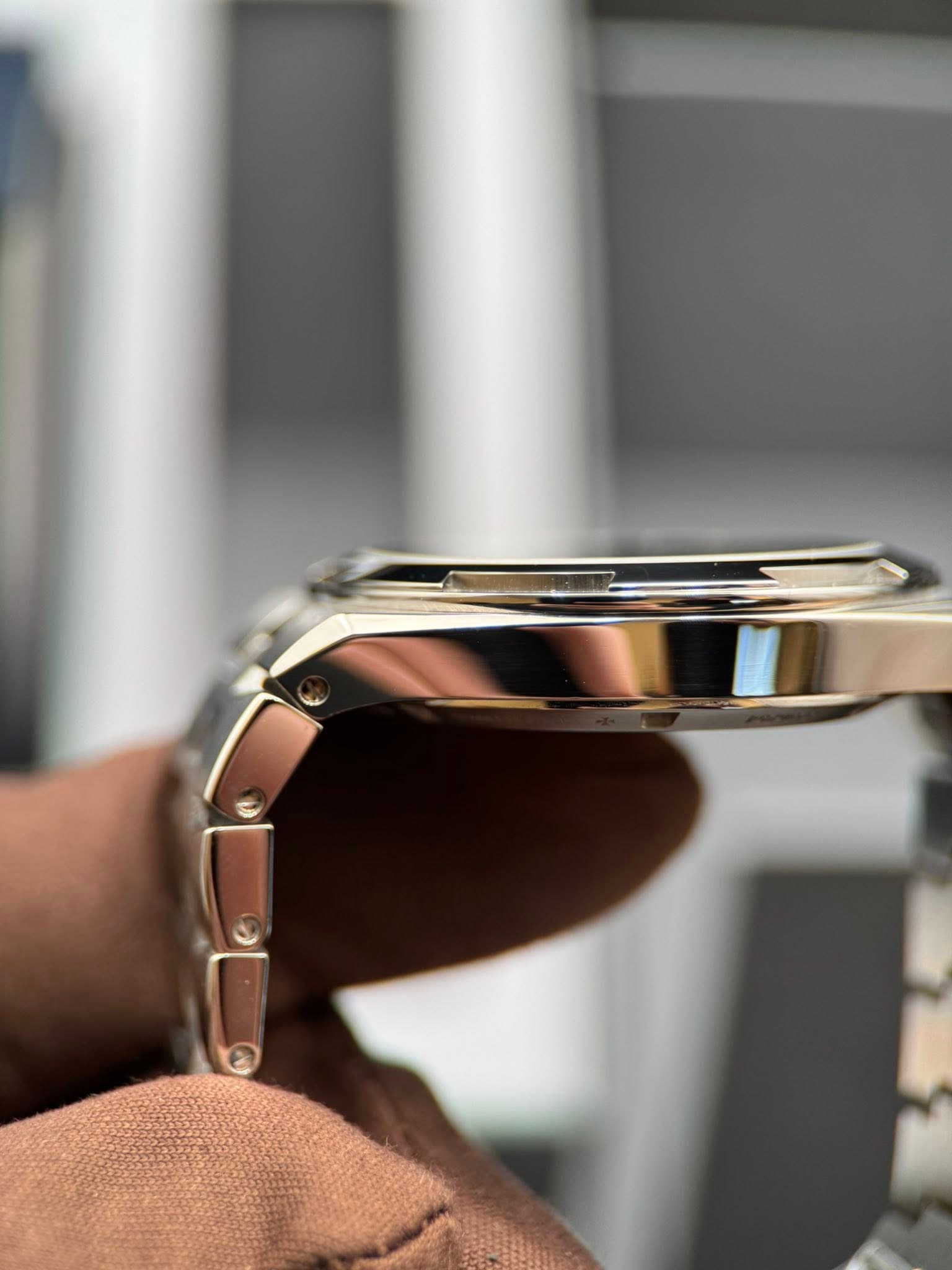 Vacheron Constantin Overseas Self-winding, photo 4