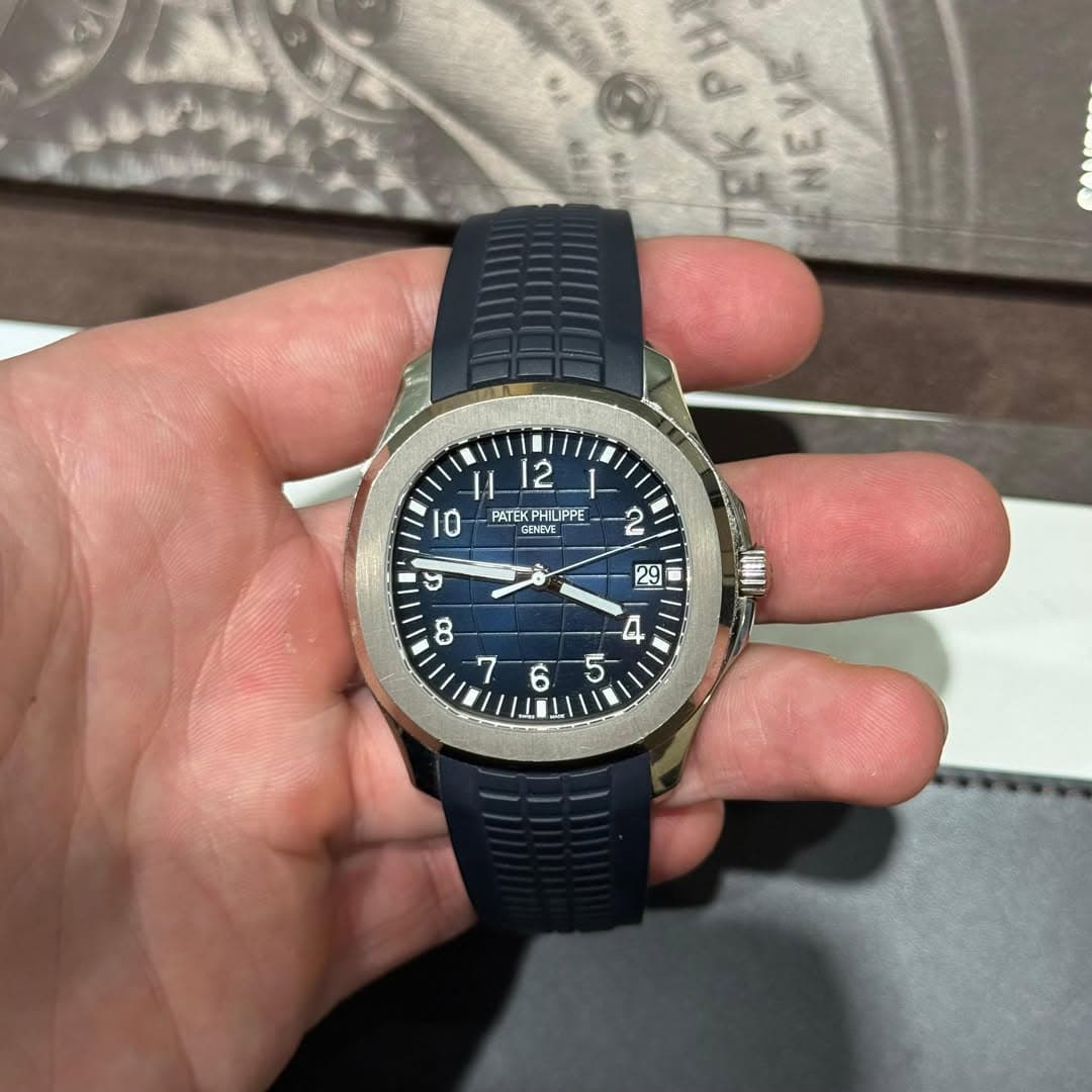 May be an image of wrist watch and text that says 'Ad d 2A3N โบส้ A HARa 2 I 2 o FATEK PATEKPHIOPPE EEPE おっピッと EIERE لى 8 7 LO ית O 27 VI जे إسر'