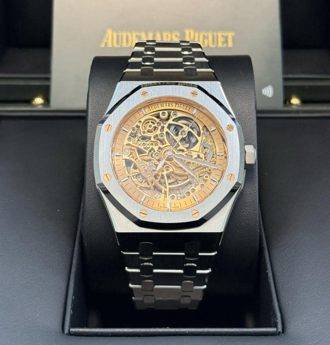 May be an image of wrist watch and text that says 'AUDENADEDIGUET AUD AUDFMADO DIGUET AUDEMARS MIGUET O 2 DO ช้ ND 2 Te @ ( a (a ๑'