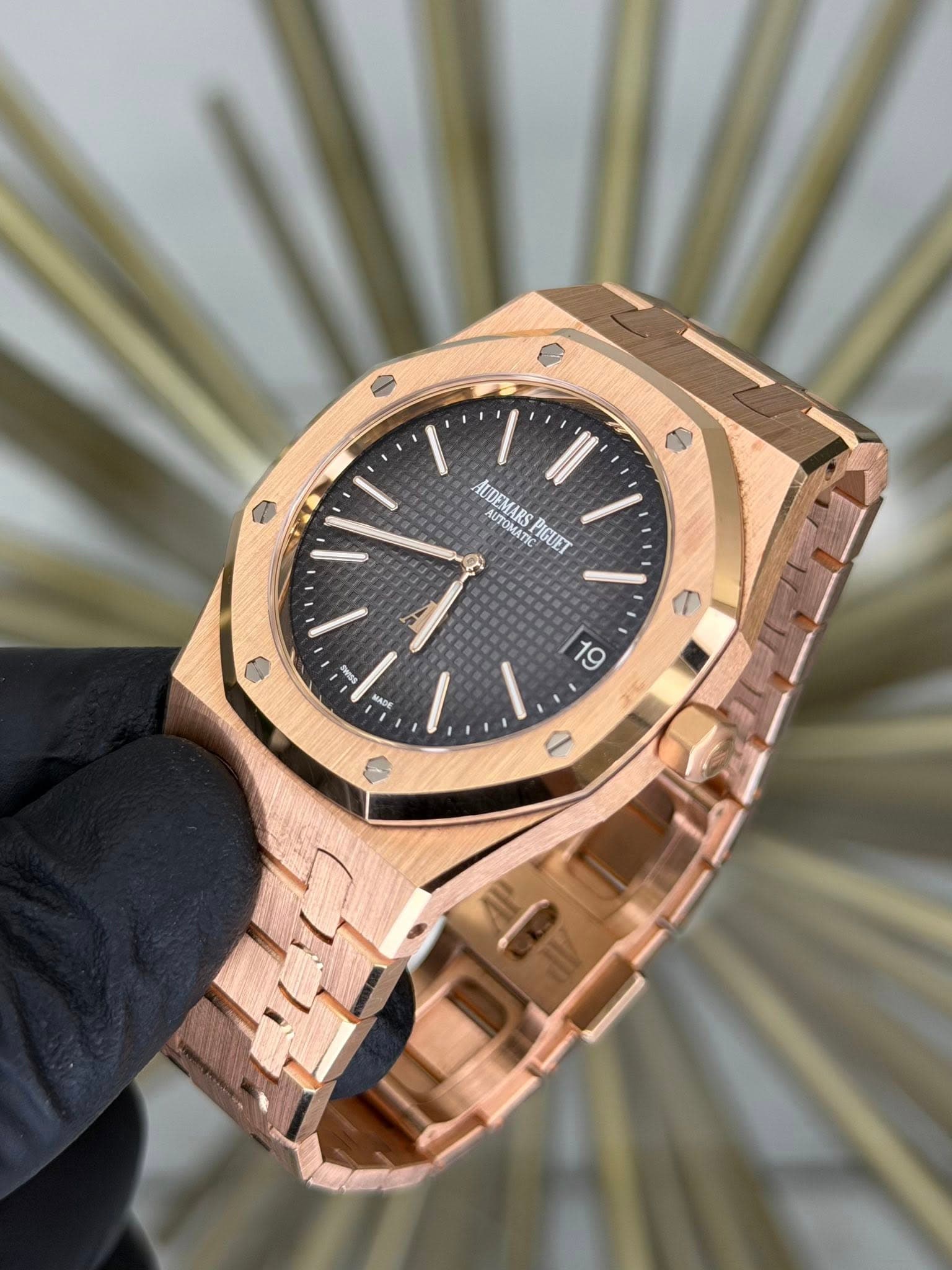 May be an image of wrist watch and text that says 'AUDEMARS AUTOM AUTOM иO MA UTOMATI ATH PIGUET V 1 MADE 19 a'