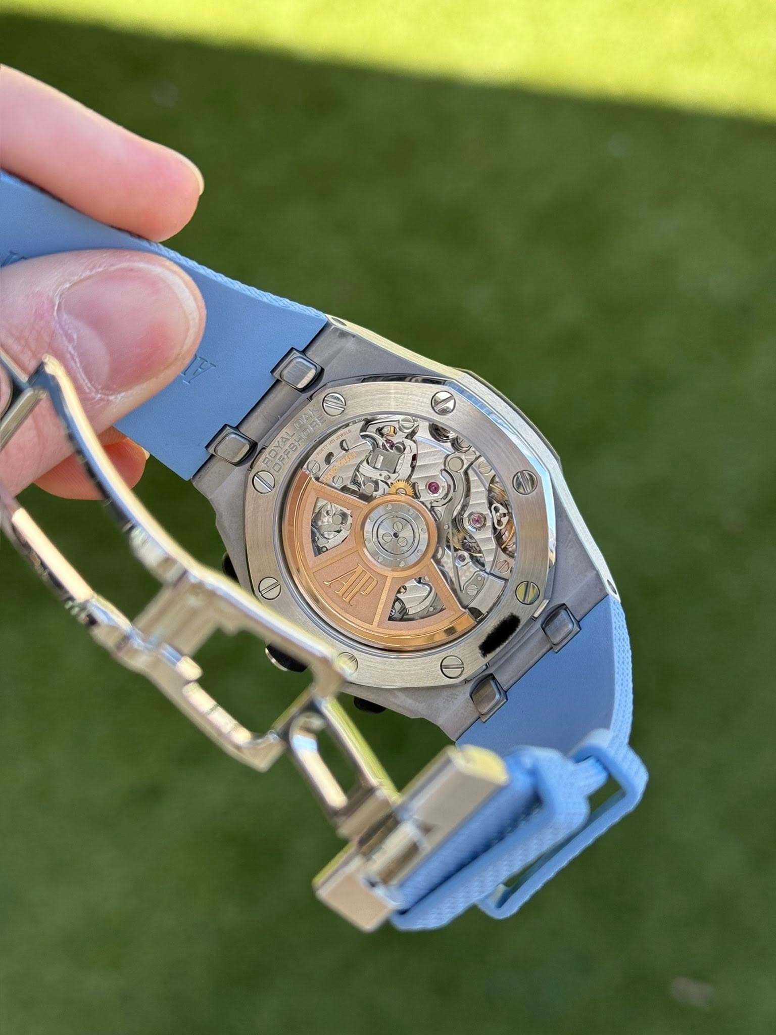 May be an image of wrist watch and text that says 'EOYAL PPOM ٥ 01O'