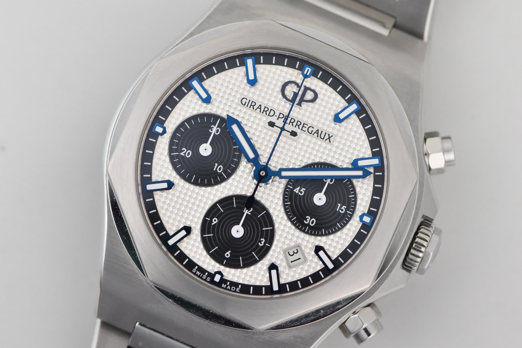 May be an image of wrist watch and text that says '30 20 GIRARD-PERREGAUX RREGAUX GIRARD.PI GP Ω‘ 3 6 SWISS 3 I MADE MD No ε½'