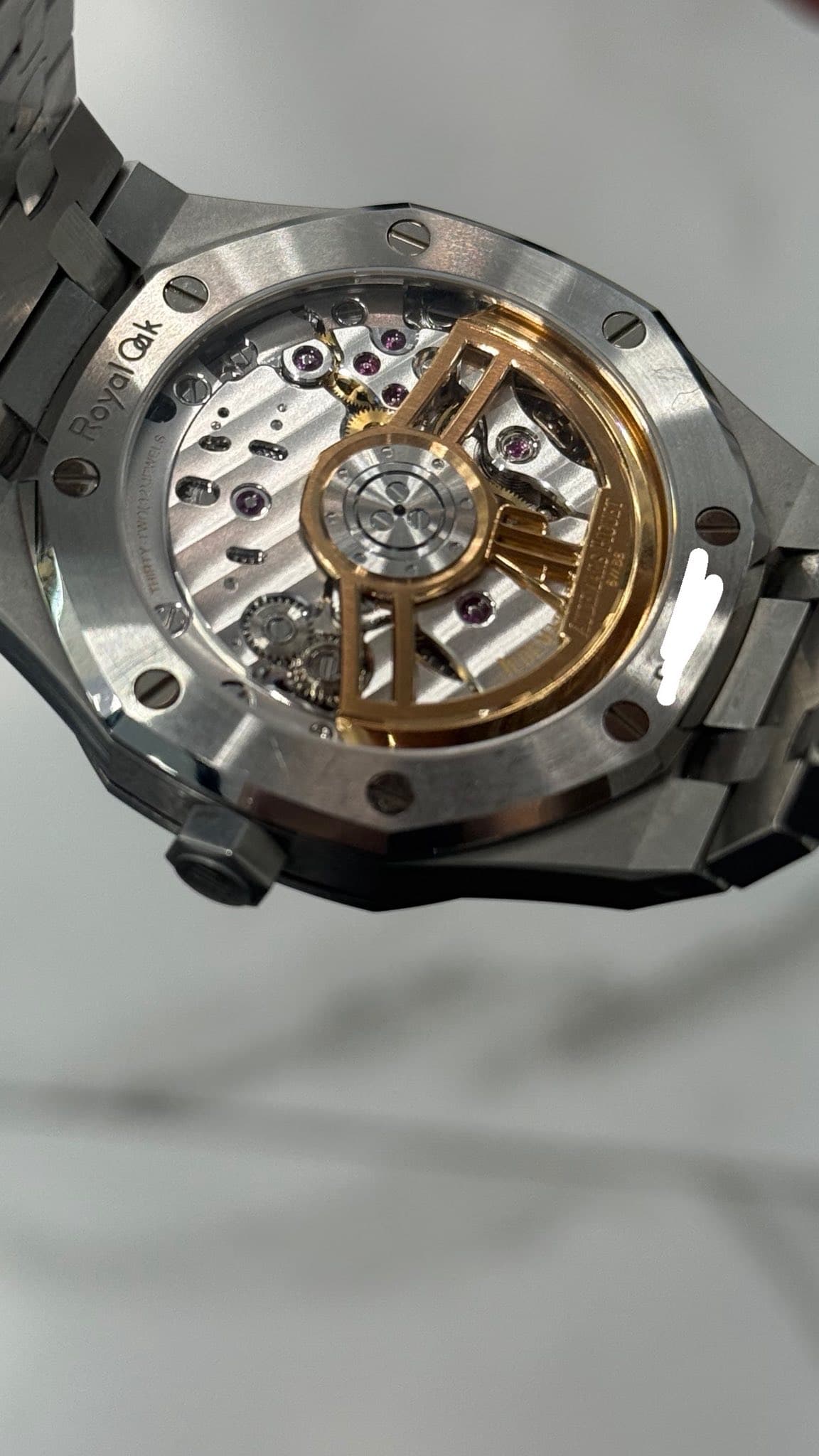 May be an image of wrist watch and text that says 'Cak'