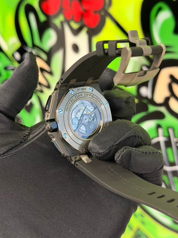May be an image of digital watch and text that says 'A 3894 OAK OFFSHORE OFF OFFSHORE SA 3 ROYAL ROYALOAK AL ALOAK ROY -9'