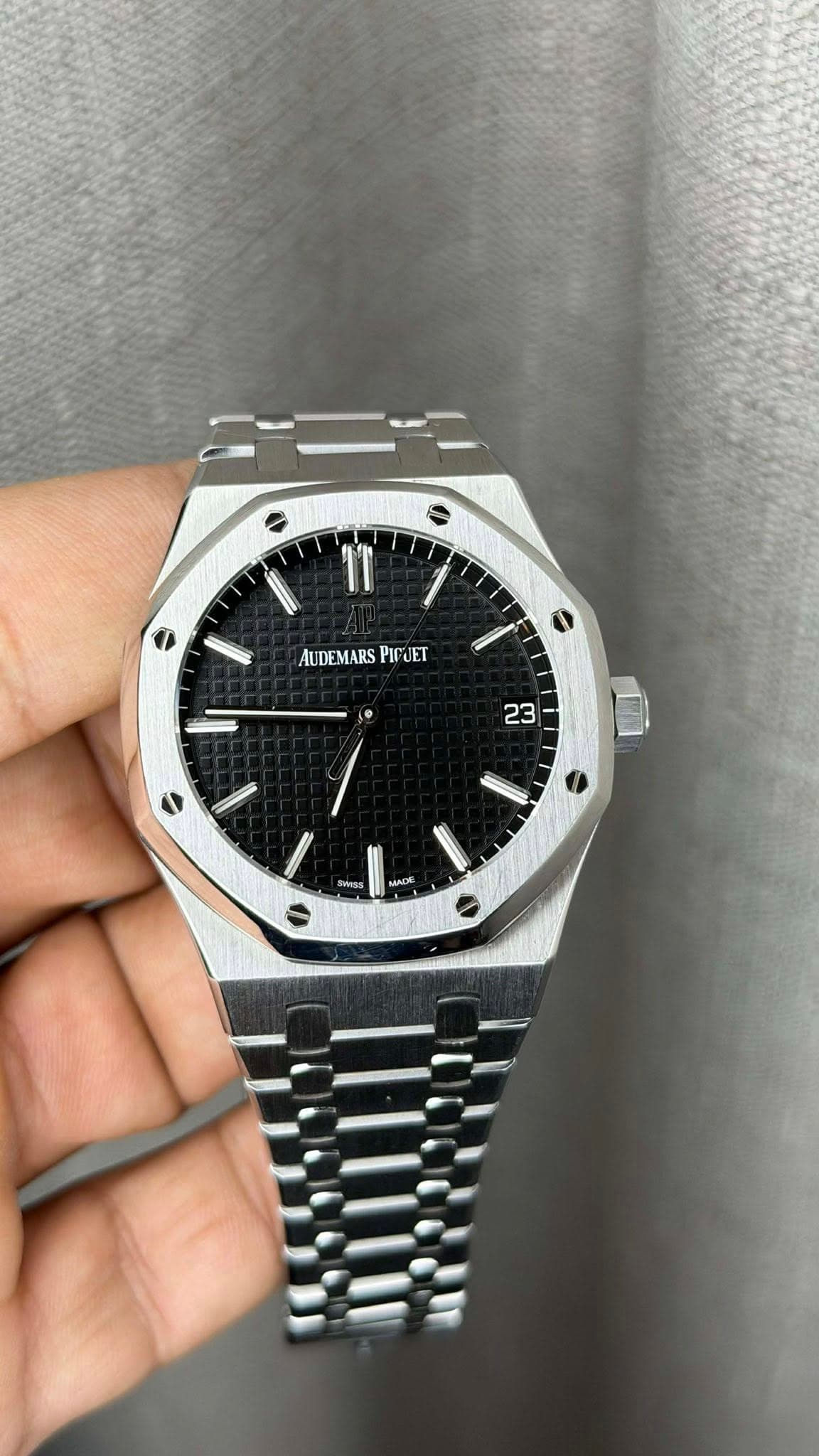 May be an image of wrist watch and text that says '1 AUDEMARS PIFJET AUDEMARSPIRJET PIr JET 23 SeOS บรอง MADE'