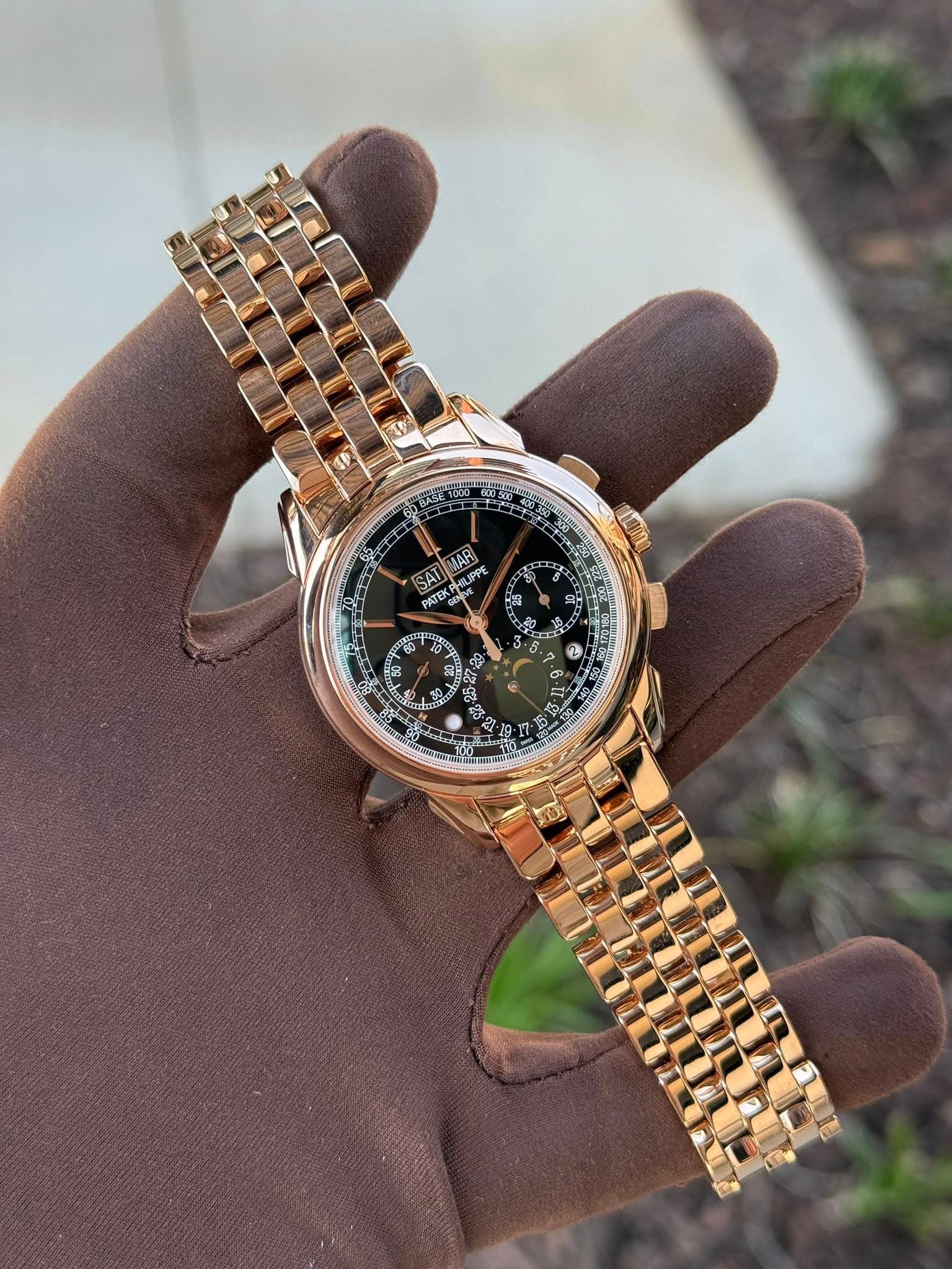 May be an image of wrist watch and text that says 'MAR LIPPE SAI SAU PATEK PATEKEKUPP PATEK BEE'