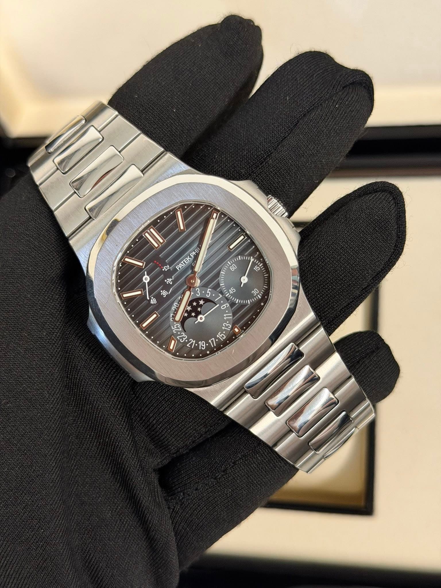 May be an image of wrist watch and text that says 'ማጣንን G6 N 1s II PH H 2 PATEK ፩ ॐ I 25 3. ای 2 ክሳ '