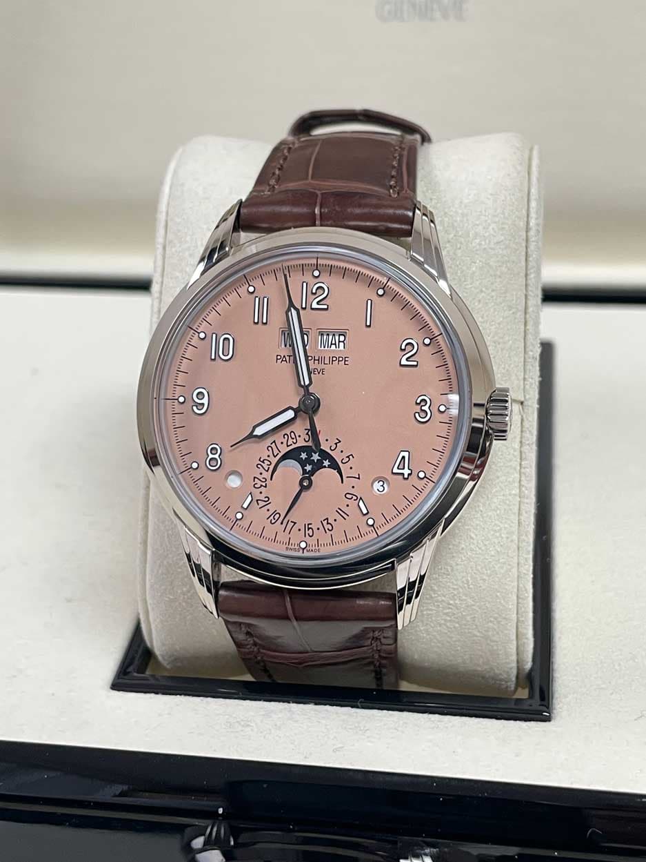May be an image of wrist watch and text that says 'CCAATEE 12 mpm Il 10 I PAT MAR PHILIPPE EVE ب ។ 19/17 7• 7·1 .15 5 ·13. 15'