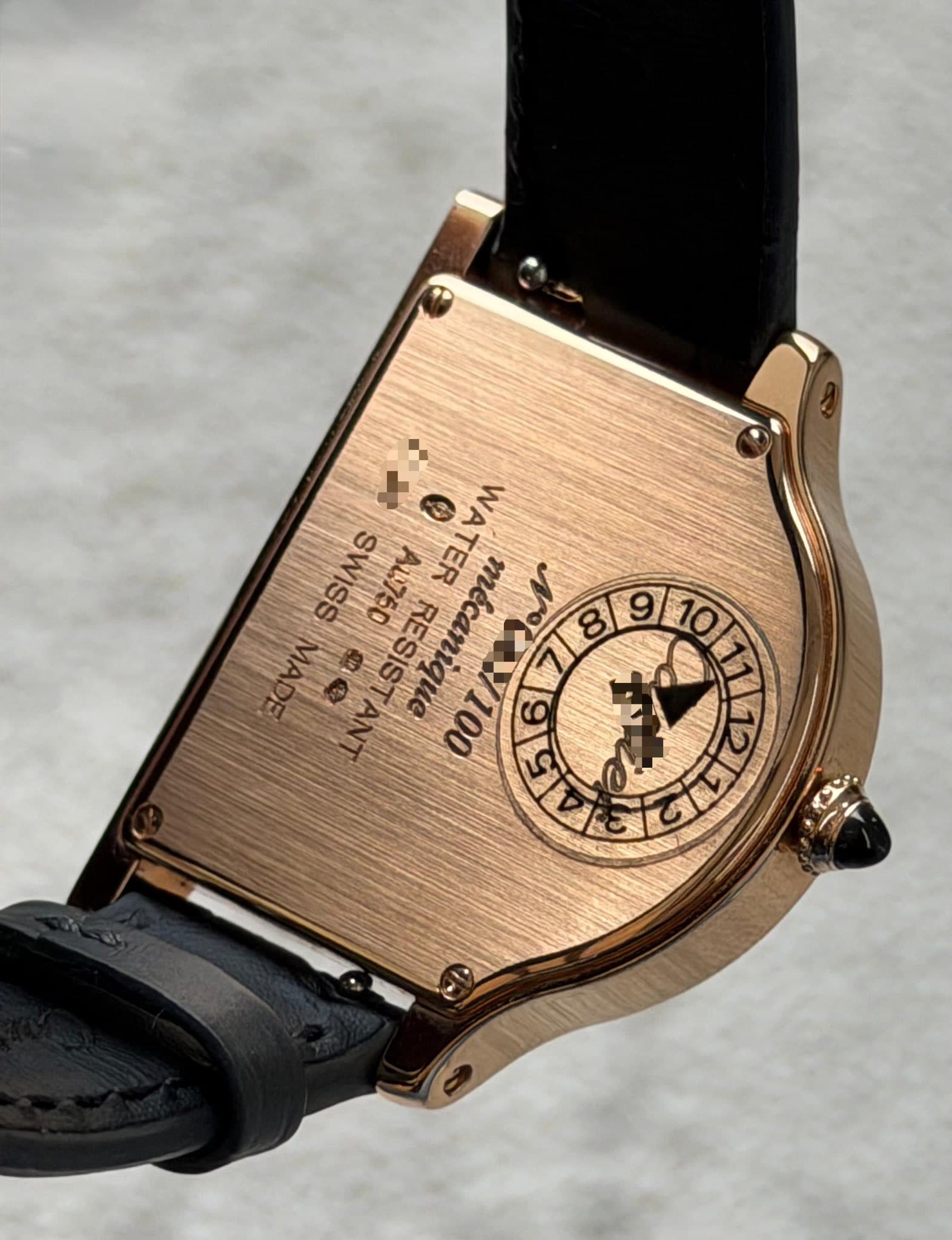 May be an image of digital watch and text that says 'SWISS NS M WATER WA AL750 RES RESIST IST 00 10 11 تقم K'