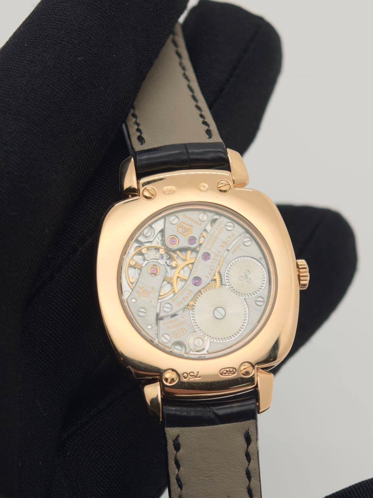 May be an image of wrist watch and text that says '105609 ፓፅደ G 09 m መጣ D 9 110'